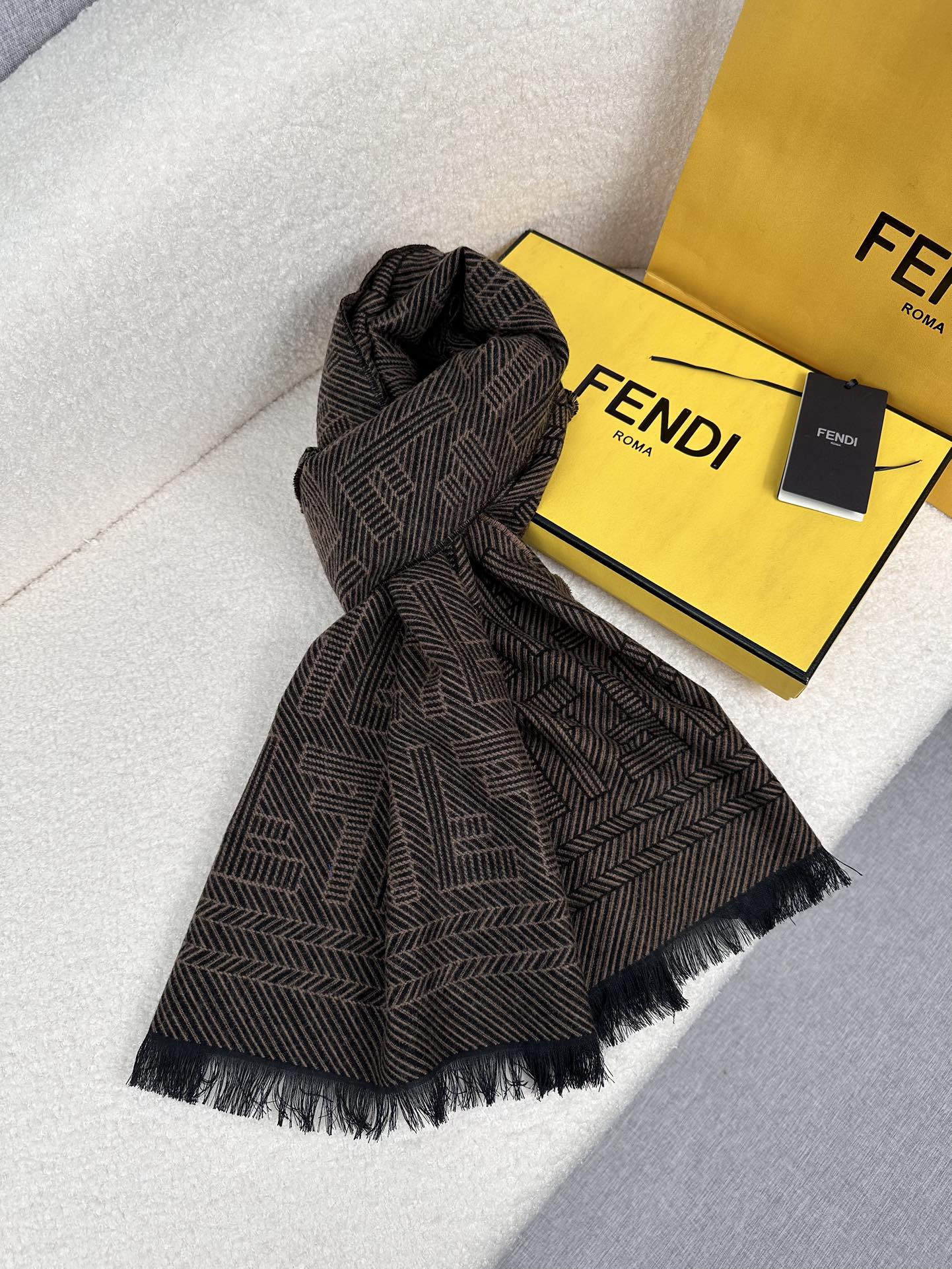 1002 Classic Soft and Comfortable Scarf 1002 Classic Soft and Comfortable Scarf