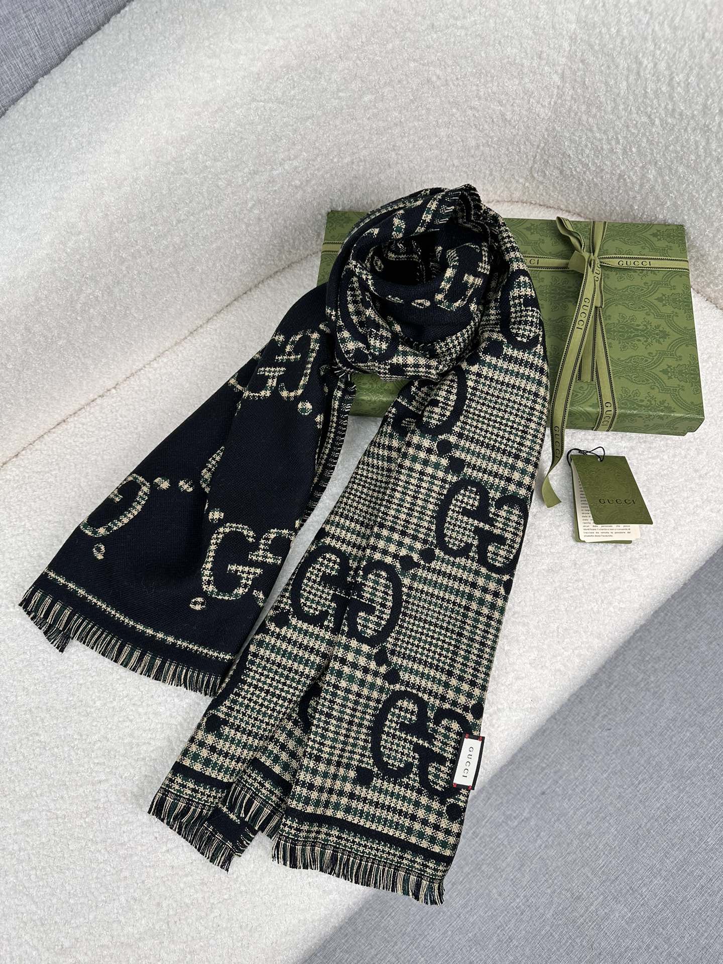 0925 Classic Soft and Comfortable Scarf 0925 Classic Soft and Comfortable Scarf