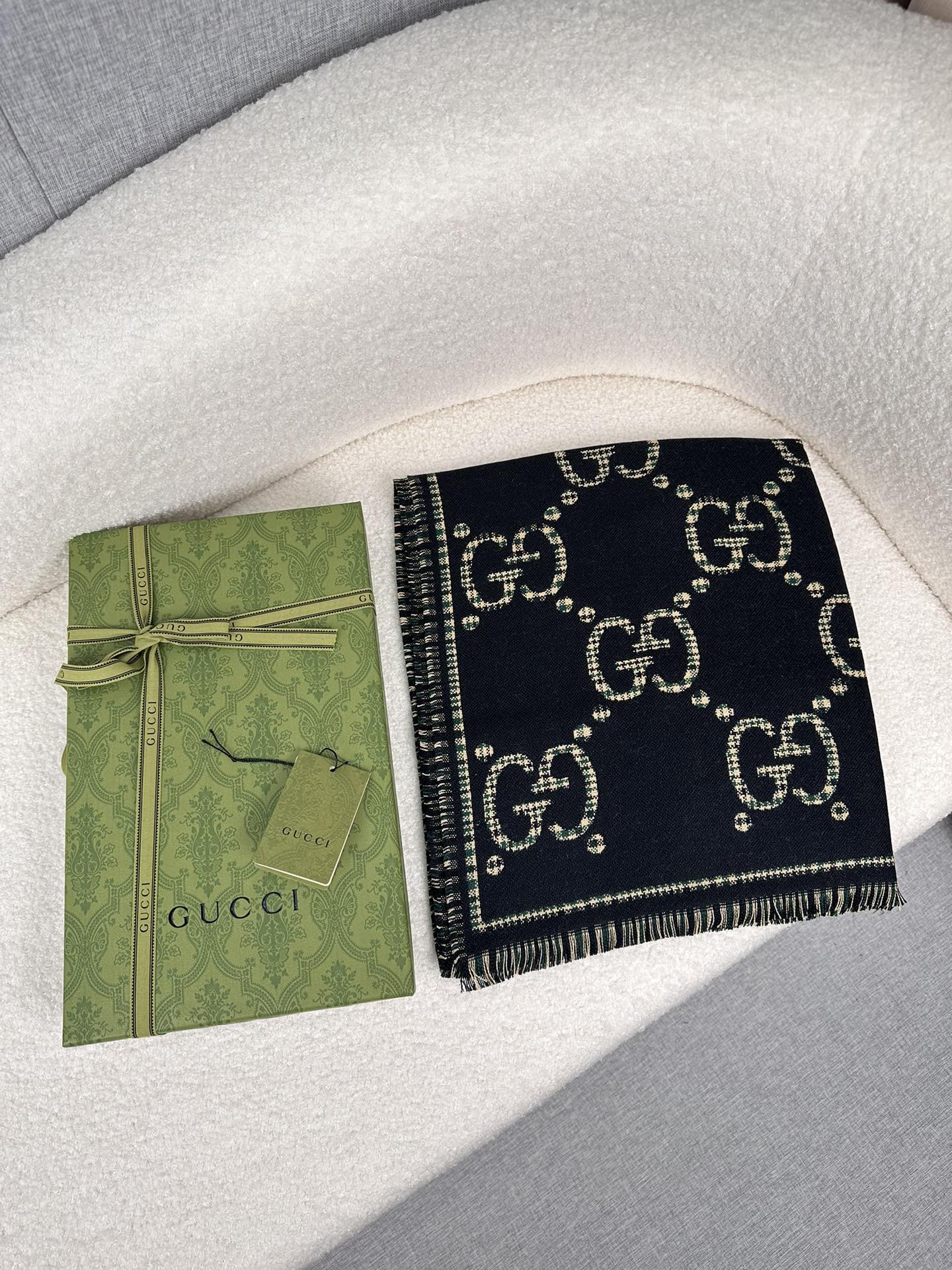 0925 Classic Soft and Comfortable Scarf 0925 Classic Soft and Comfortable Scarf