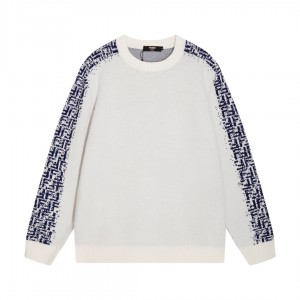 0909 Crew-neck wool sweater