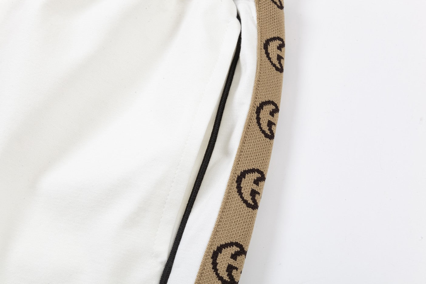 Bee New shorts Bee New shorts