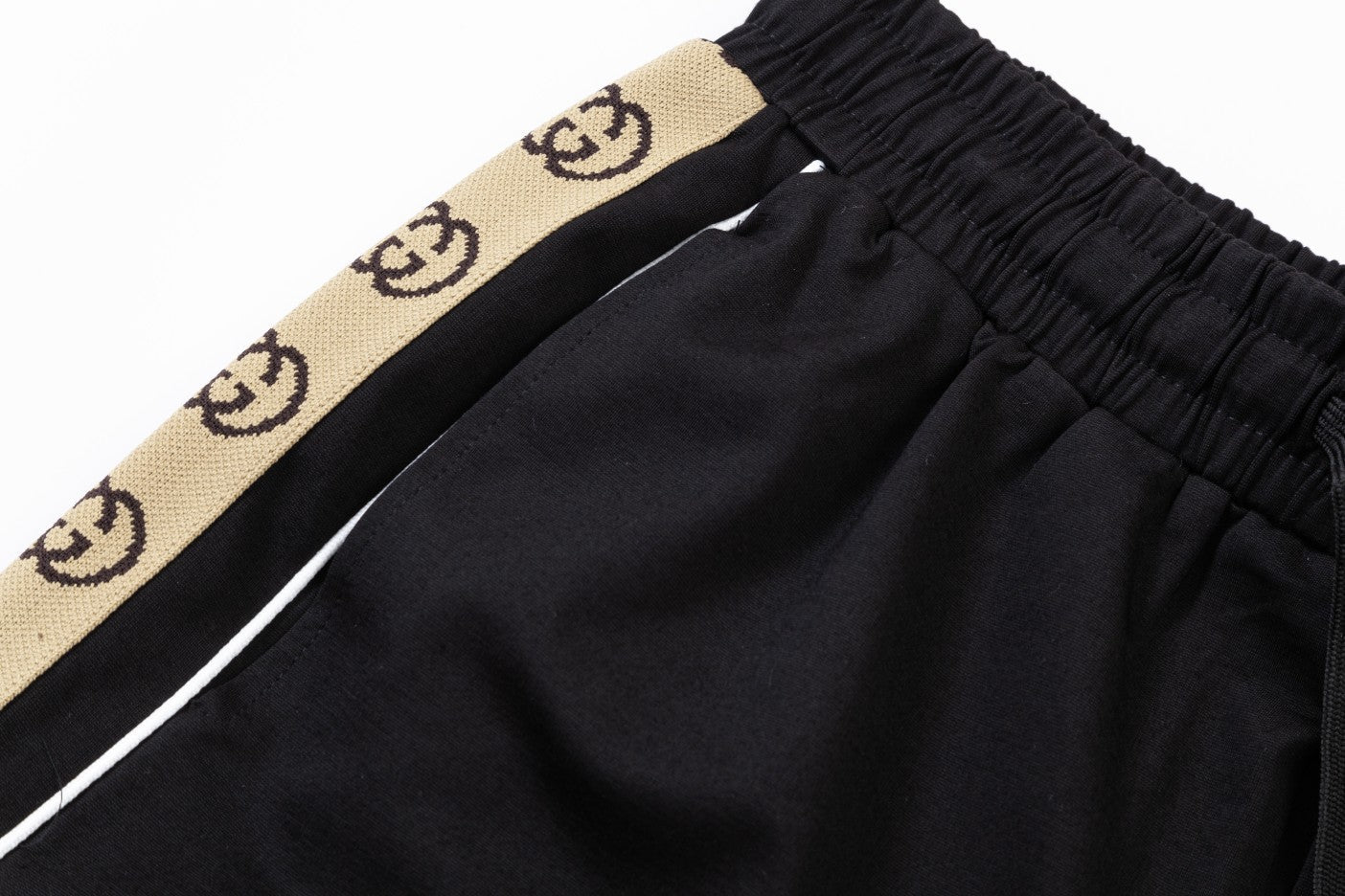 Bee New shorts Bee New shorts