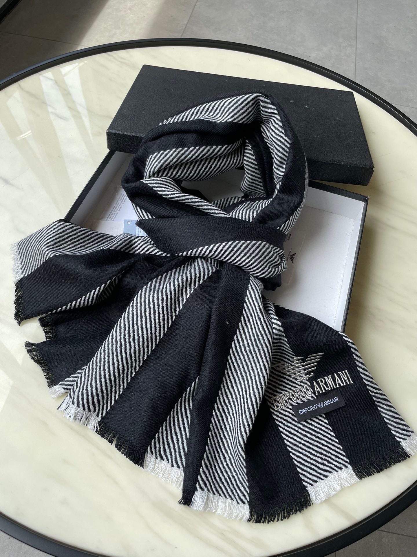 1002 Classic Soft and Comfortable Scarf 1002 Classic Soft and Comfortable Scarf