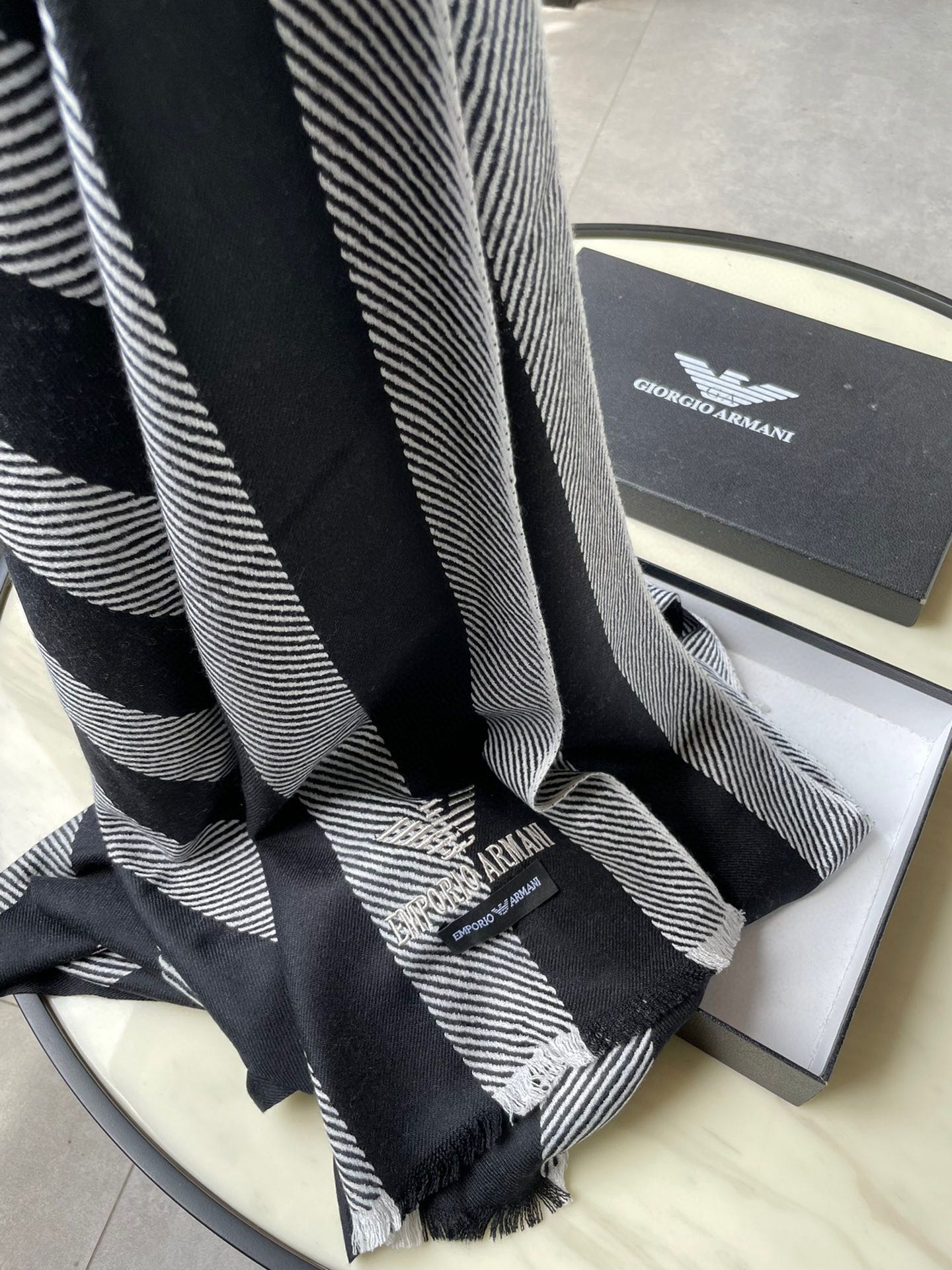 1002 Classic Soft and Comfortable Scarf 1002 Classic Soft and Comfortable Scarf
