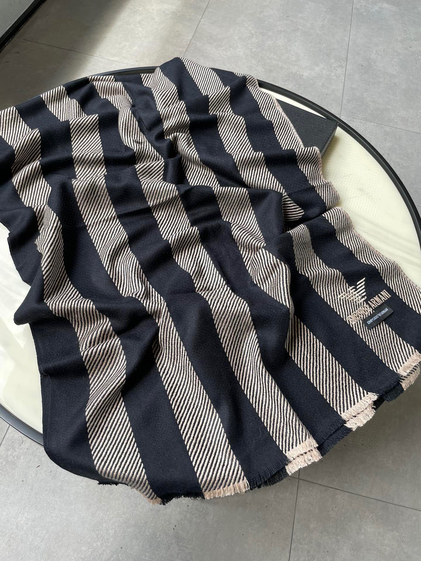 1002 Classic Soft and Comfortable Scarf 1002 Classic Soft and Comfortable Scarf