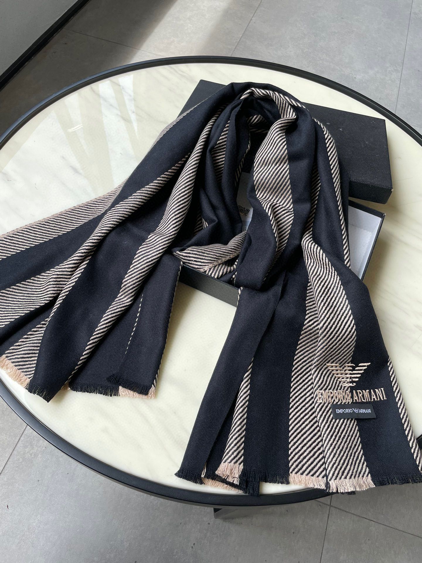 1002 Classic Soft and Comfortable Scarf 1002 Classic Soft and Comfortable Scarf