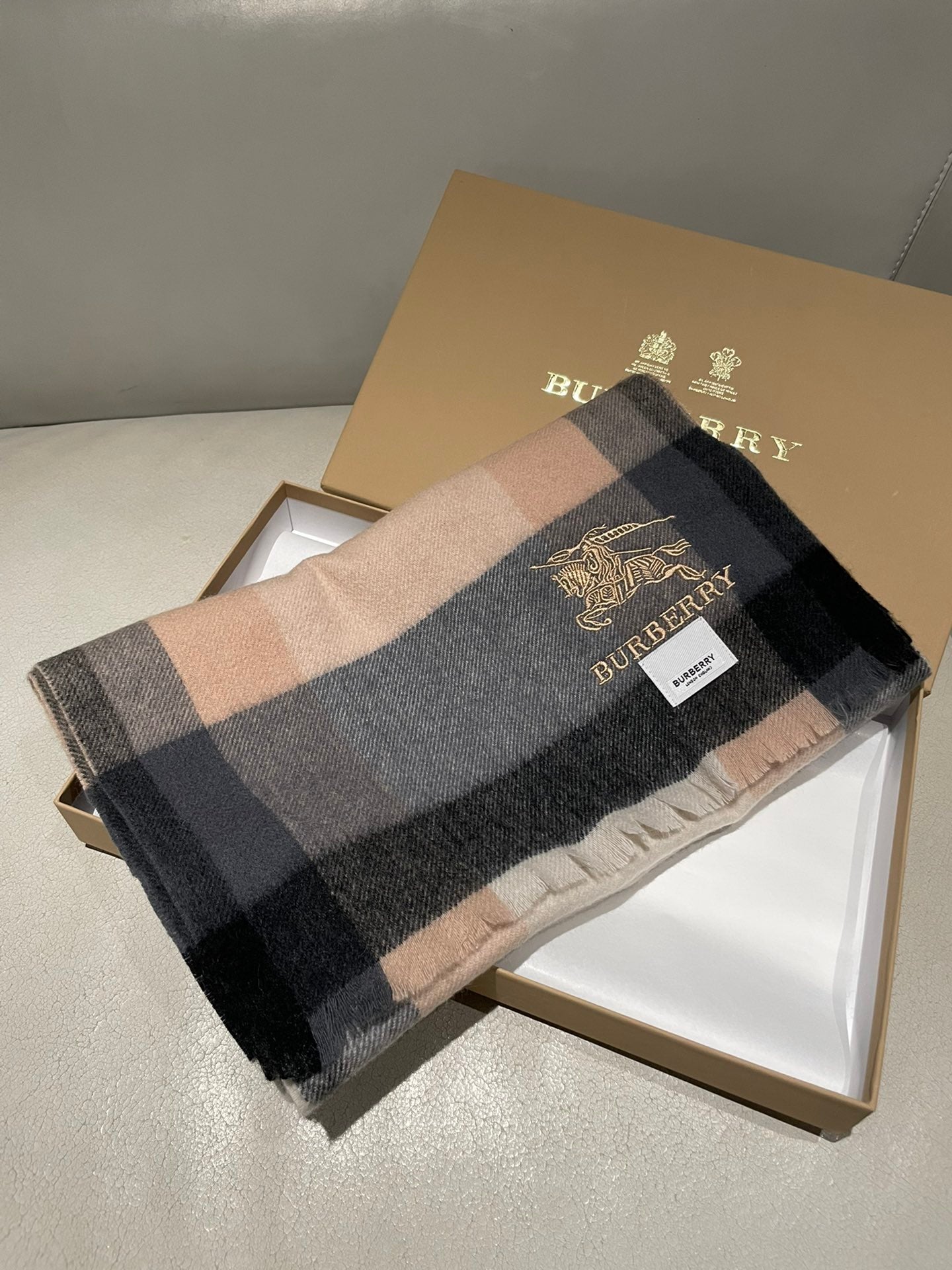 1002 Classic Soft and Comfortable Scarf 1002 Classic Soft and Comfortable Scarf