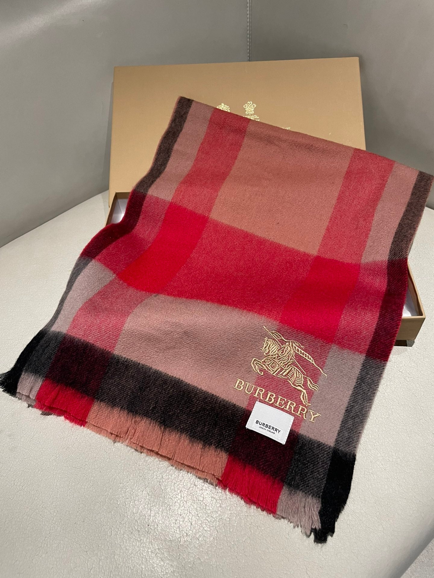 1002 Classic Soft and Comfortable Scarf 1002 Classic Soft and Comfortable Scarf