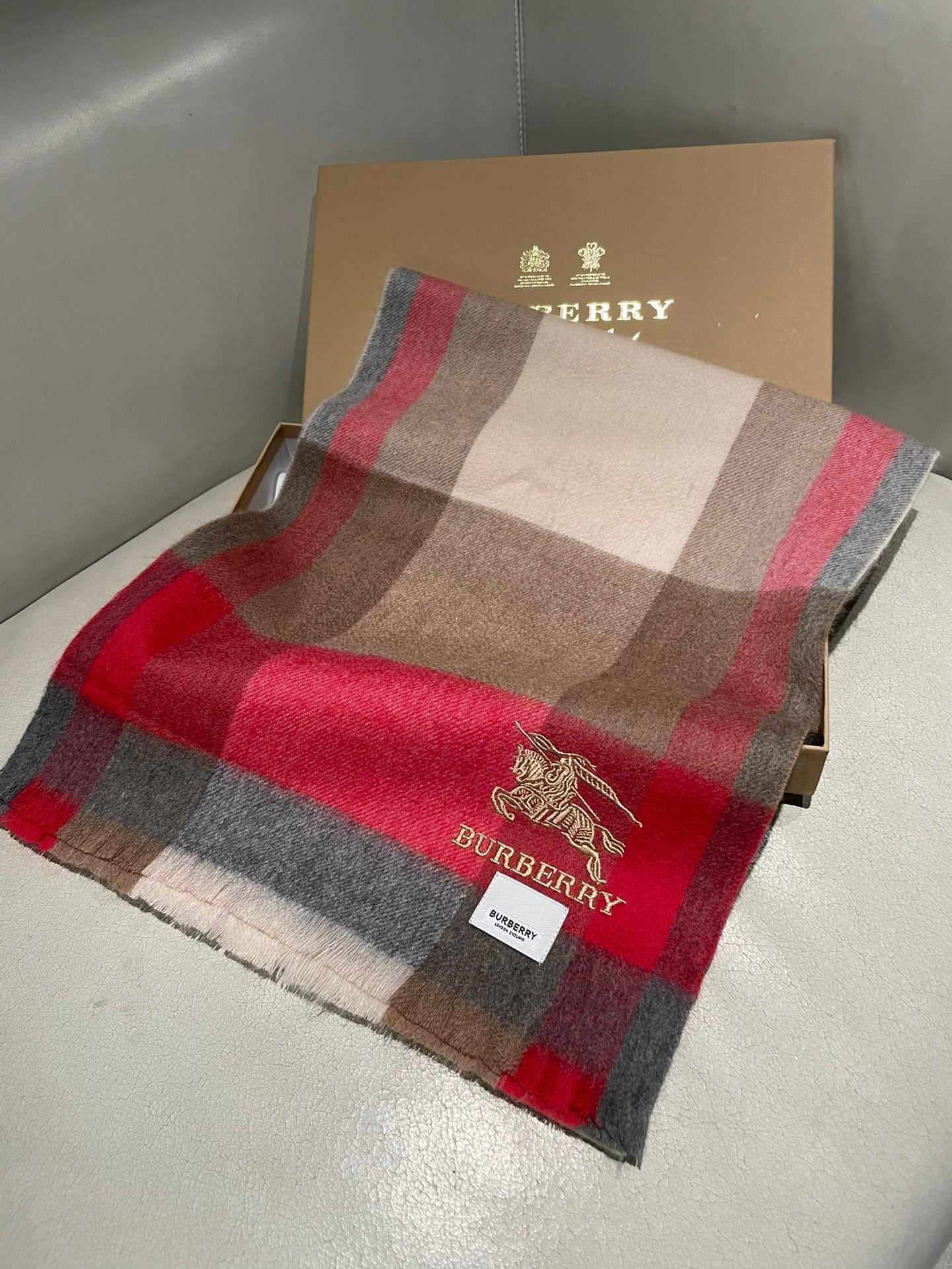 1002 Classic Soft and Comfortable Scarf 1002 Classic Soft and Comfortable Scarf