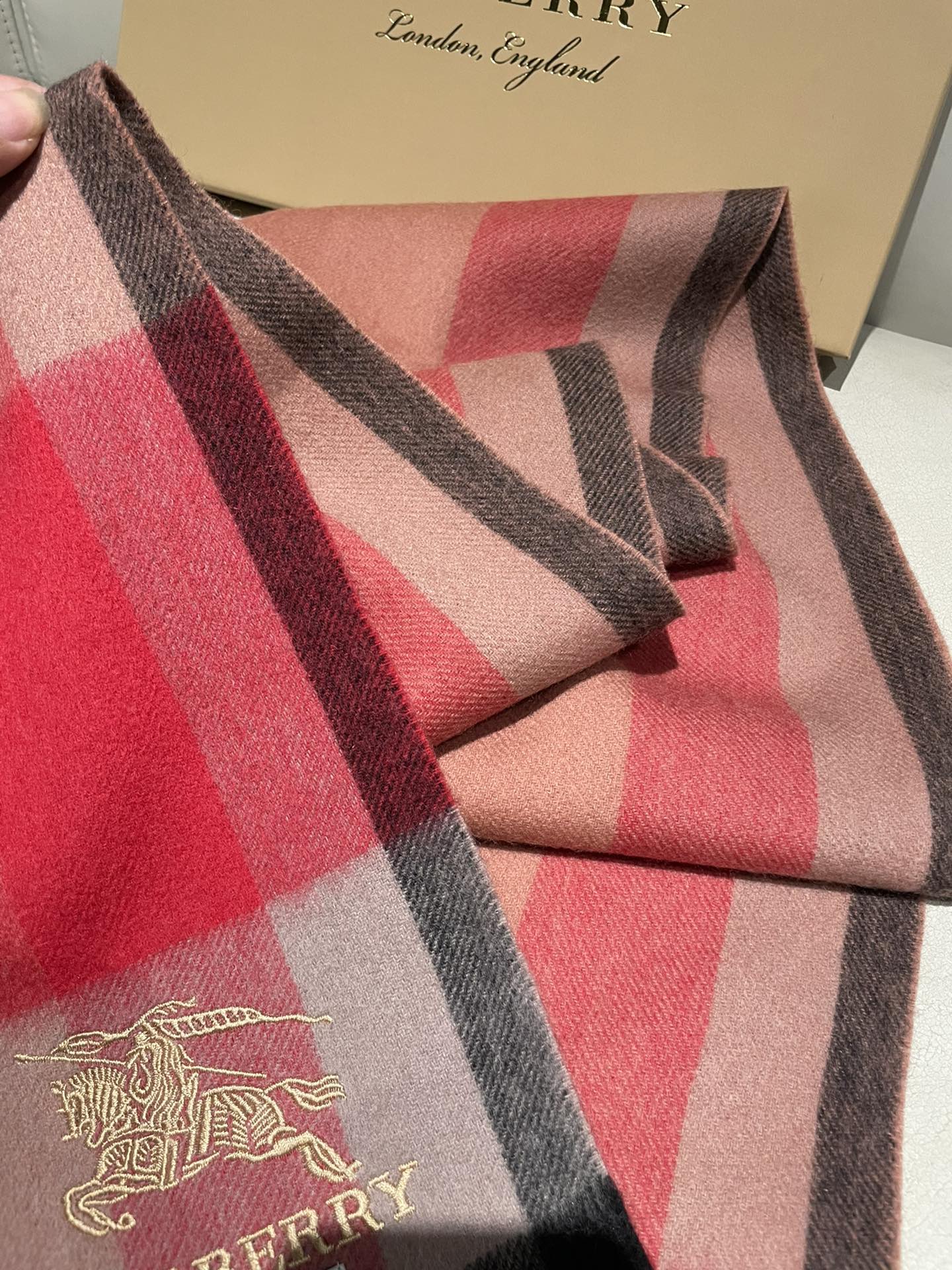 1002 Classic Soft and Comfortable Scarf 1002 Classic Soft and Comfortable Scarf