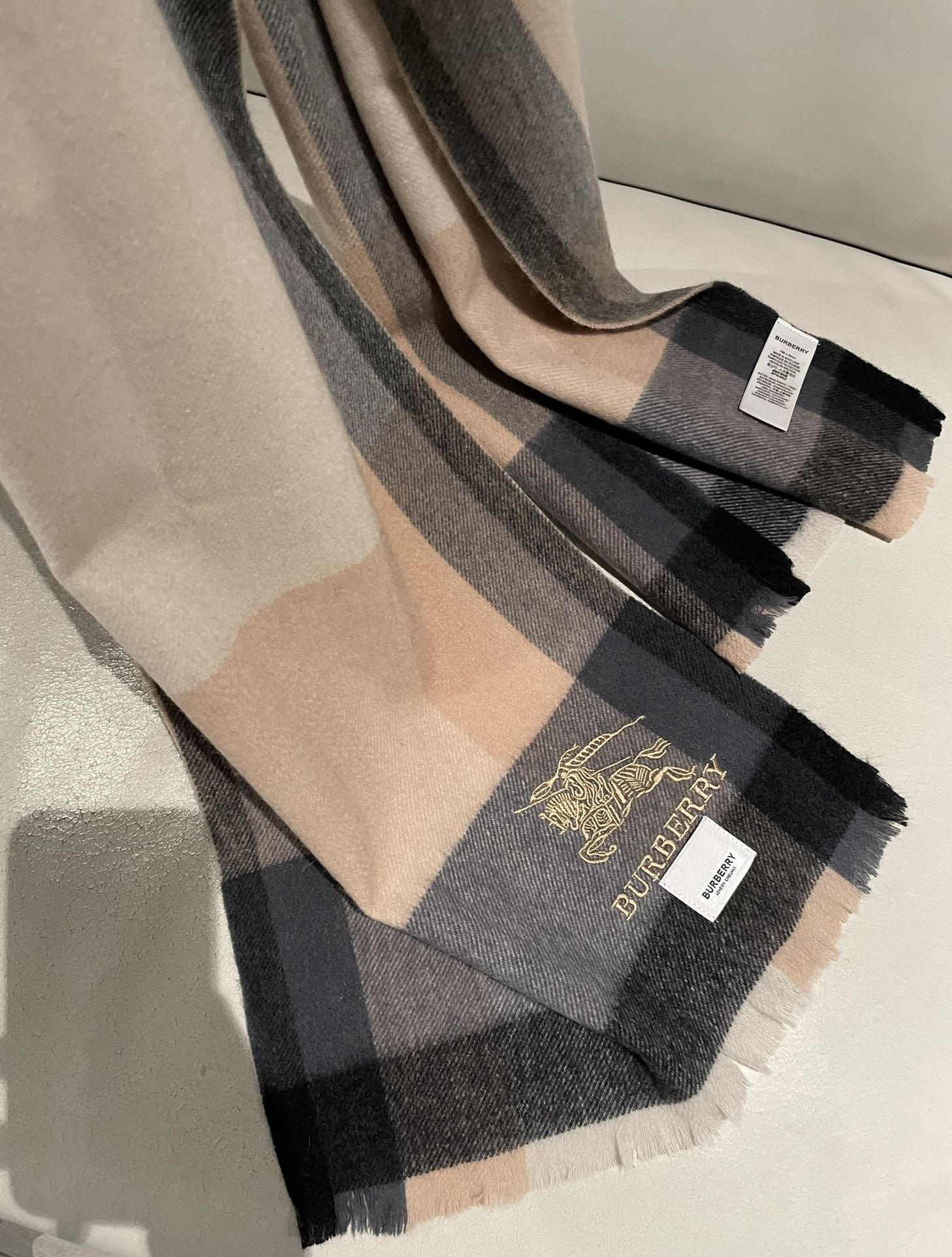 1002 Classic Soft and Comfortable Scarf 1002 Classic Soft and Comfortable Scarf