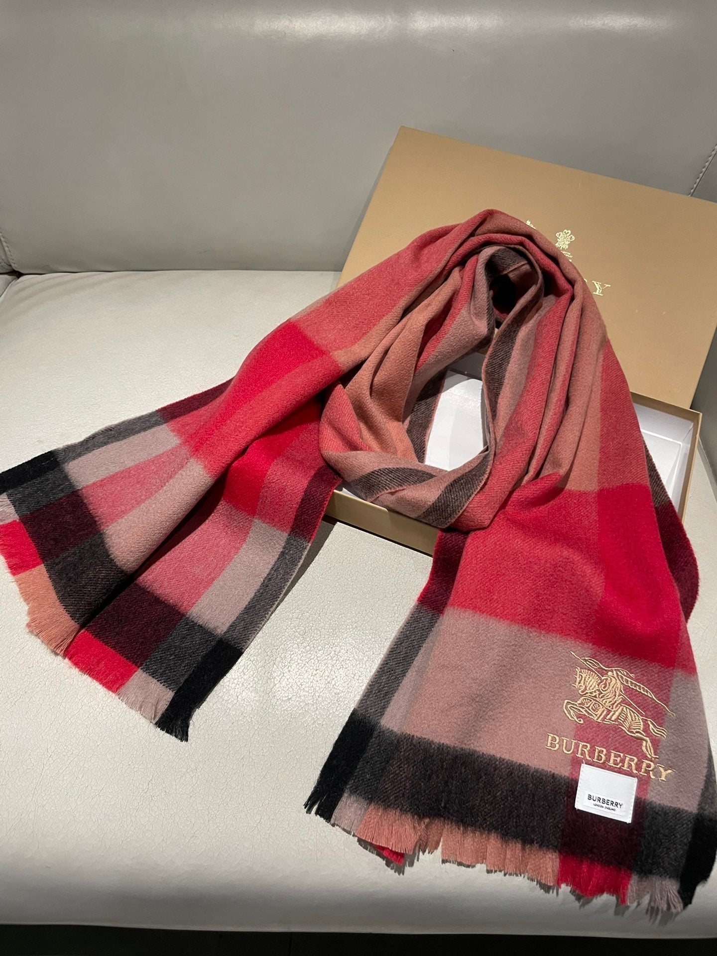 1002 Classic Soft and Comfortable Scarf 1002 Classic Soft and Comfortable Scarf