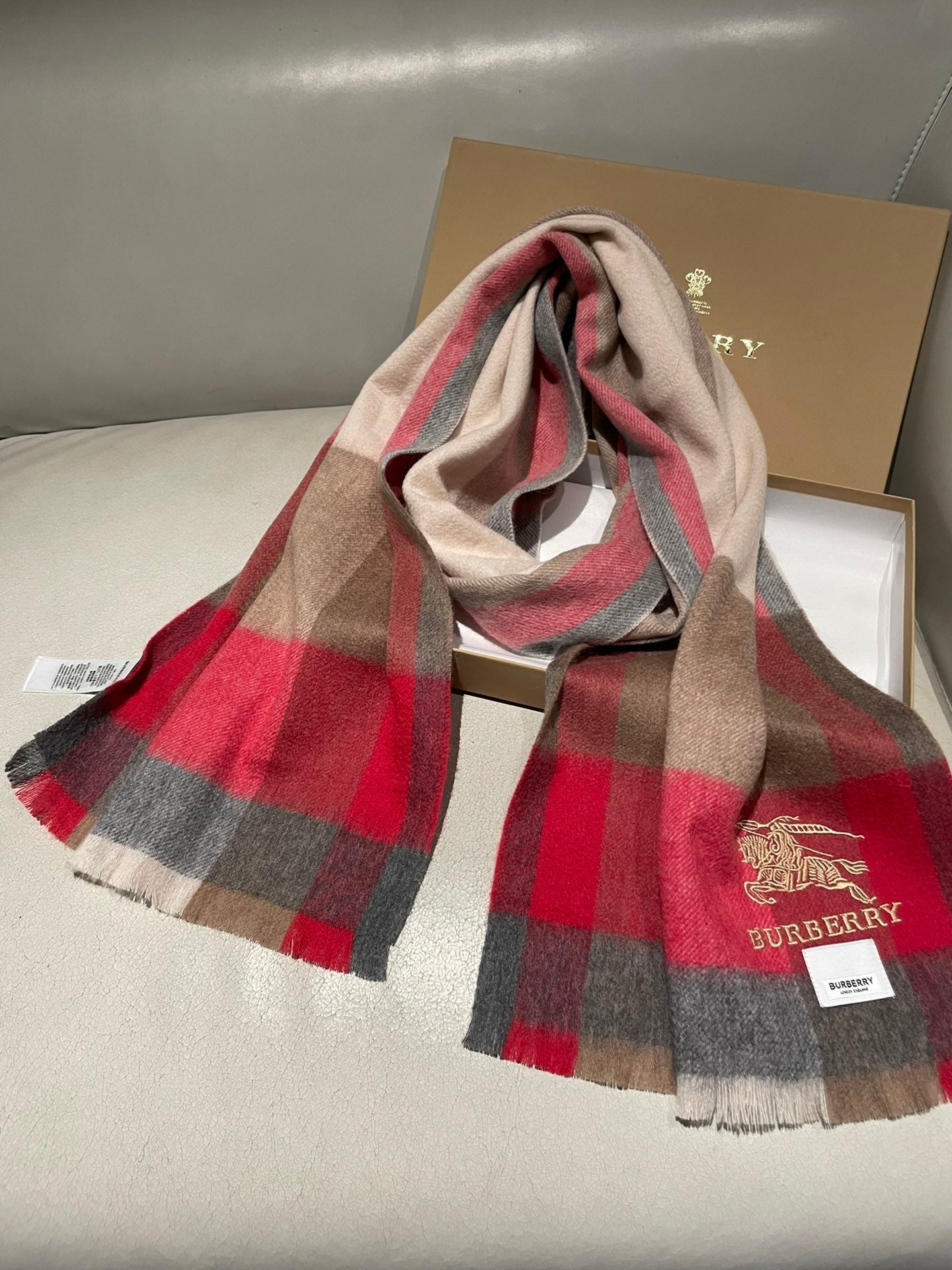 1002 Classic Soft and Comfortable Scarf 1002 Classic Soft and Comfortable Scarf