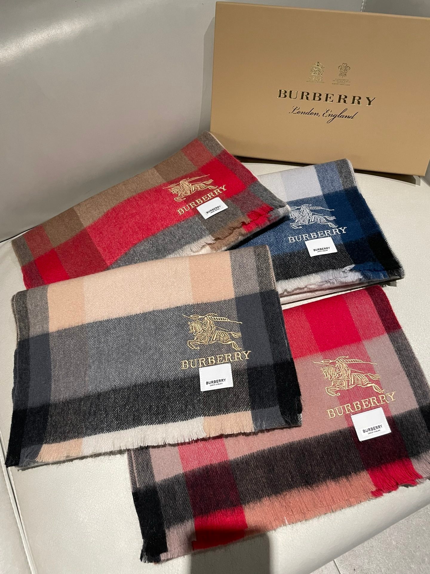 1002 Classic Soft and Comfortable Scarf 1002 Classic Soft and Comfortable Scarf