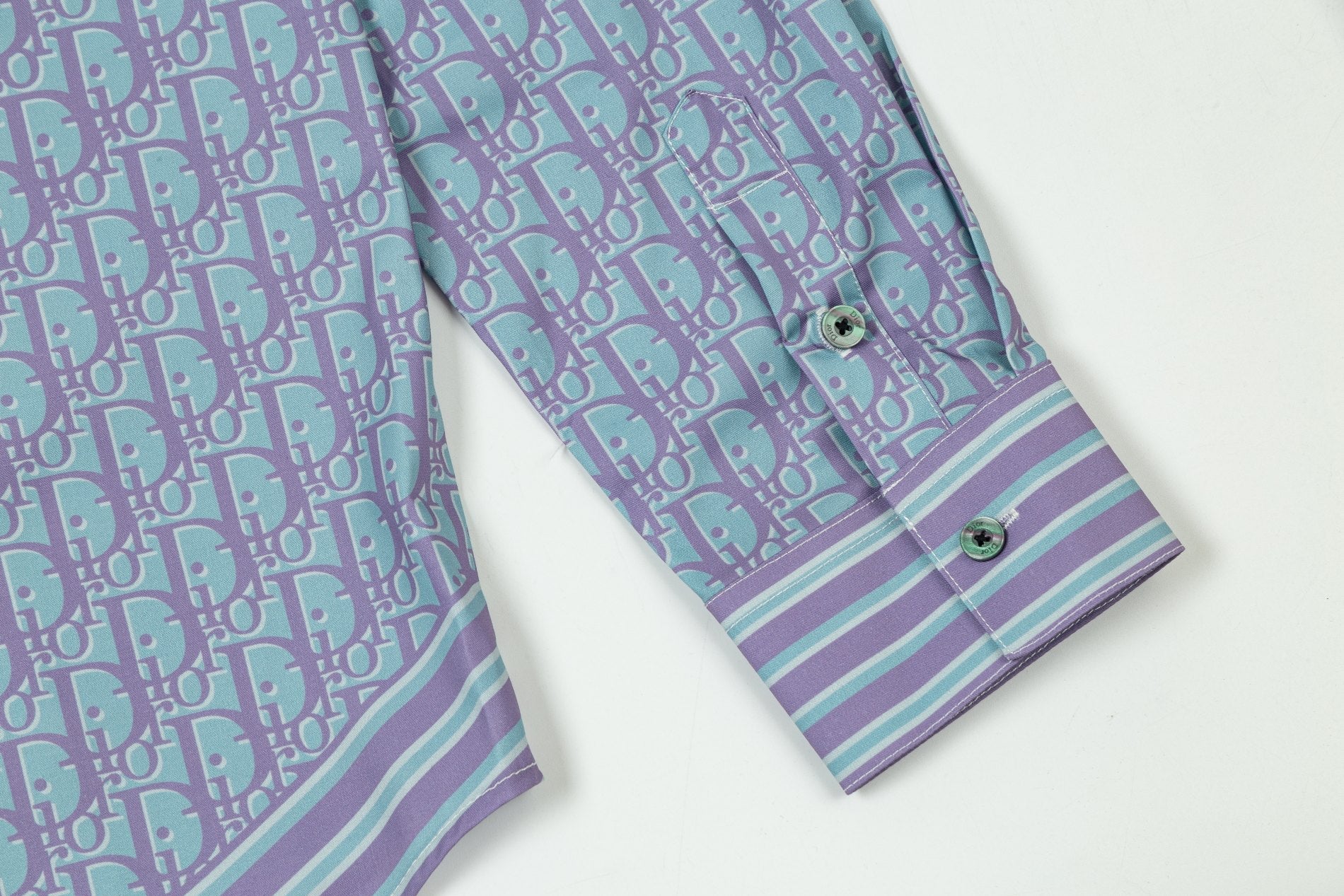 0730 New simple and stylish long-sleeved shirt 0730 New simple and stylish long-sleeved shirt
