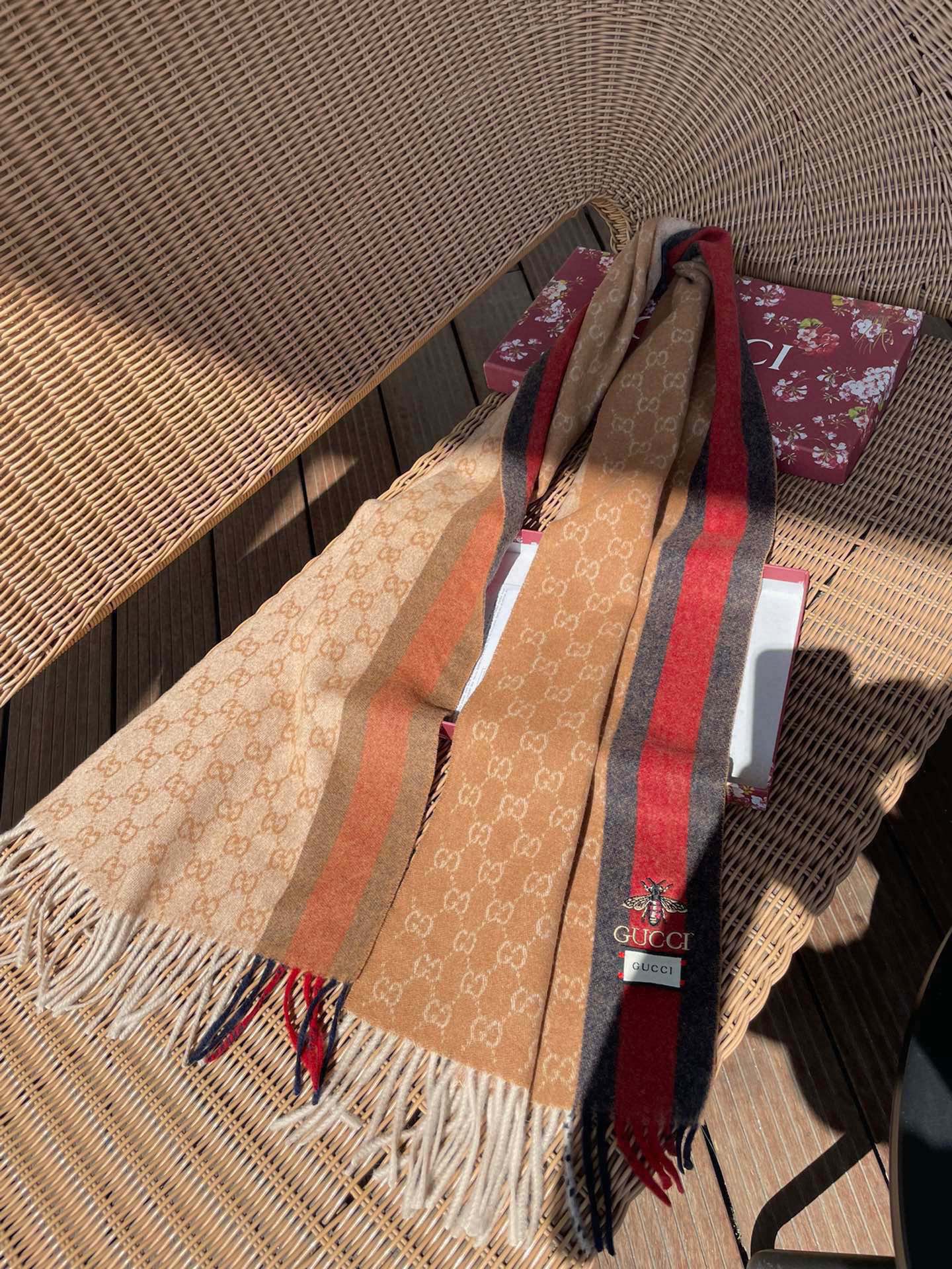 1002 Classic Soft and Comfortable Scarf 1002 Classic Soft and Comfortable Scarf