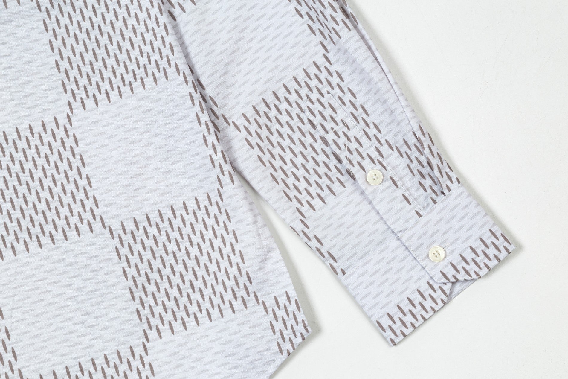 0730 New simple and stylish long-sleeved shirt 0730 New simple and stylish long-sleeved shirt