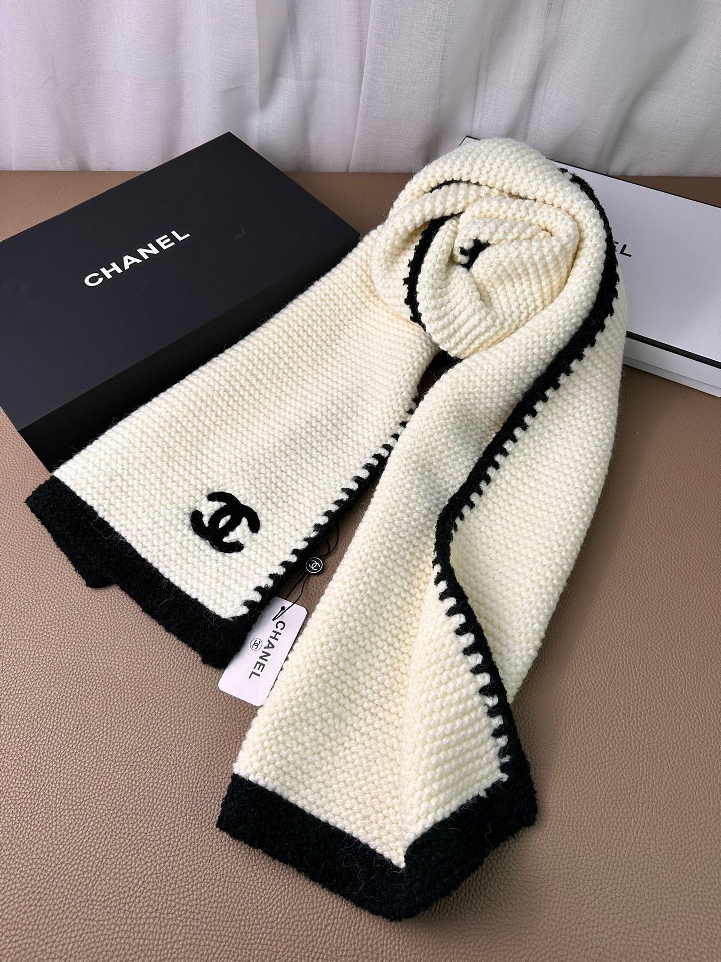 1002 Classic Soft and Comfortable Scarf 1002 Classic Soft and Comfortable Scarf