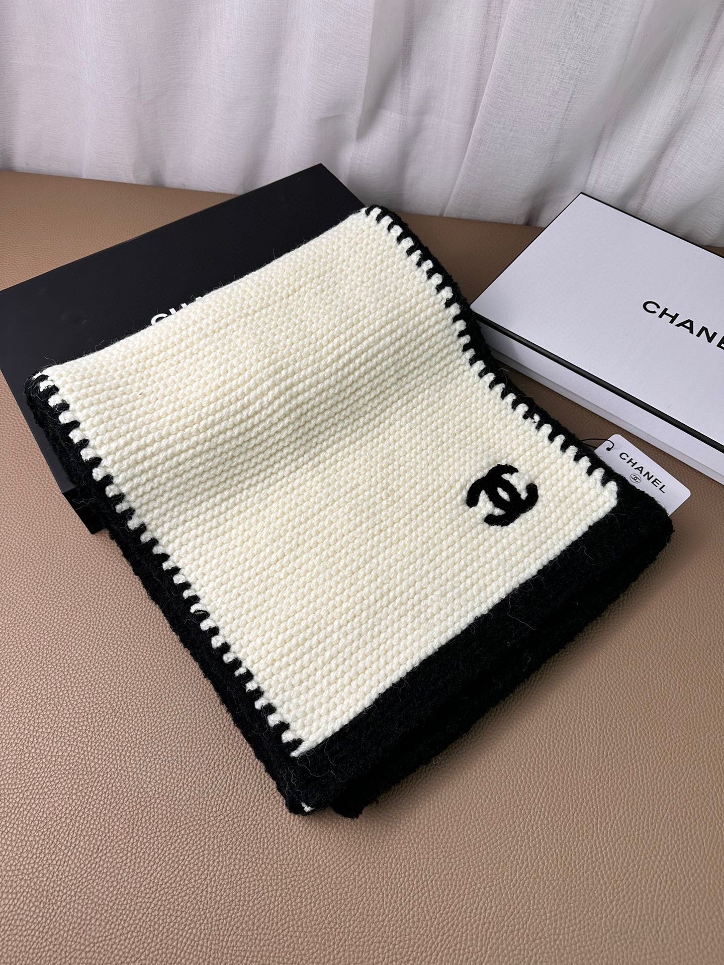 1002 Classic Soft and Comfortable Scarf 1002 Classic Soft and Comfortable Scarf