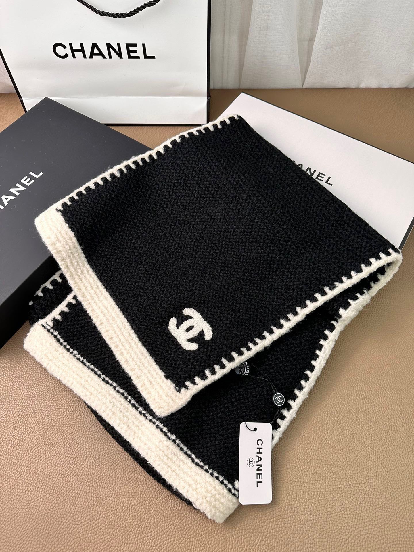 1002 Classic Soft and Comfortable Scarf 1002 Classic Soft and Comfortable Scarf