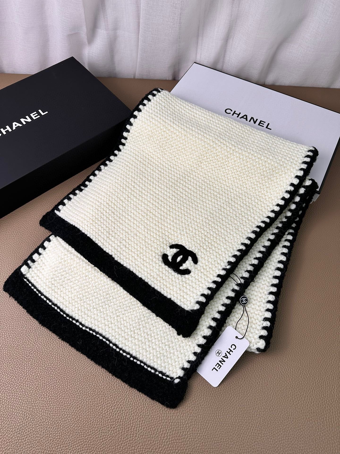 1002 Classic Soft and Comfortable Scarf 1002 Classic Soft and Comfortable Scarf