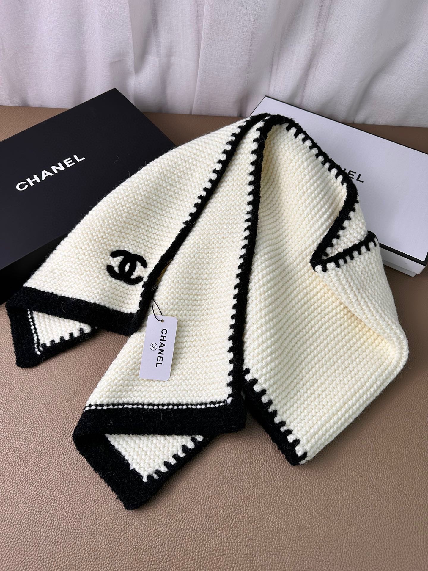 1002 Classic Soft and Comfortable Scarf 1002 Classic Soft and Comfortable Scarf
