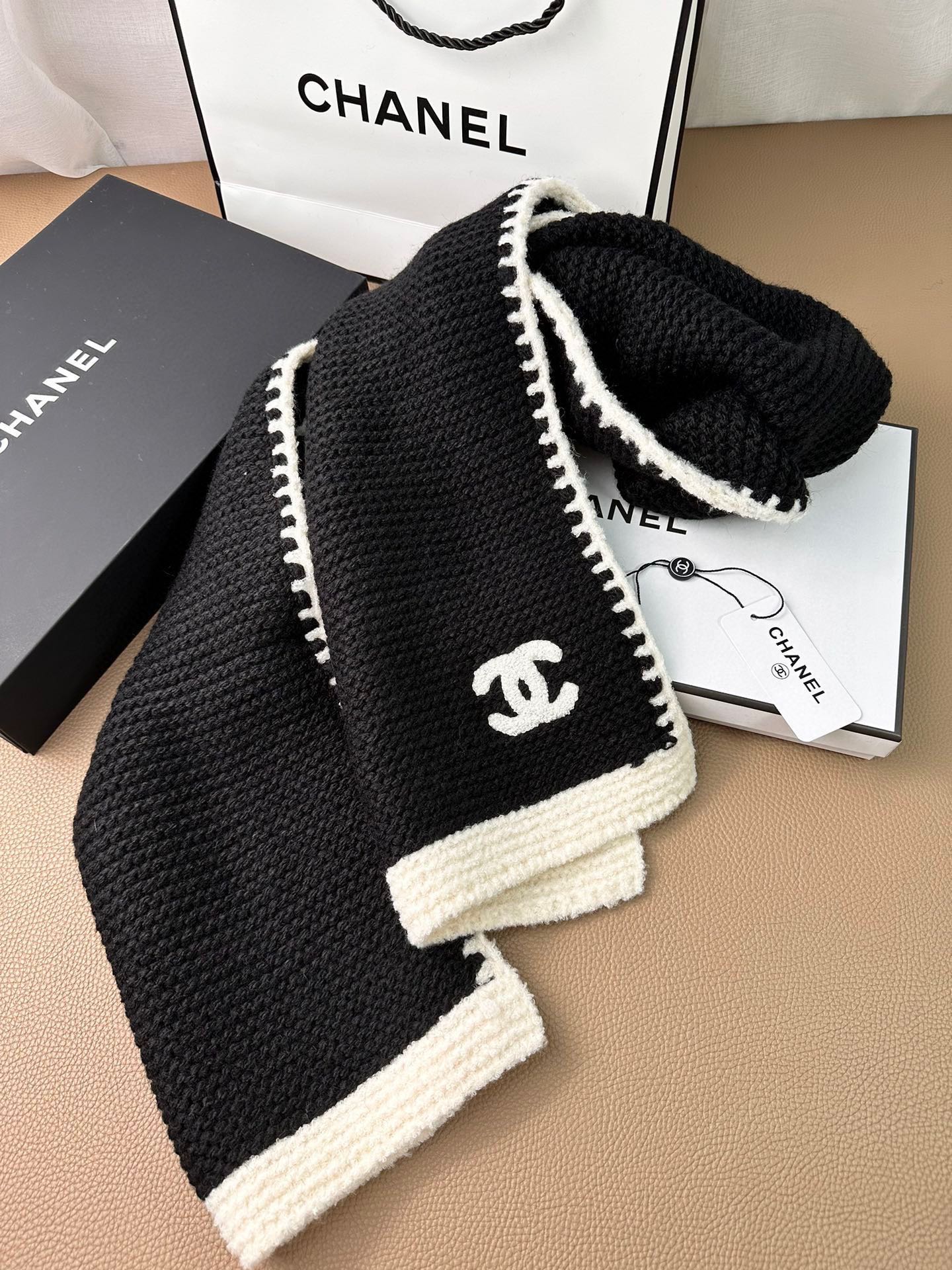 1002 Classic Soft and Comfortable Scarf 1002 Classic Soft and Comfortable Scarf