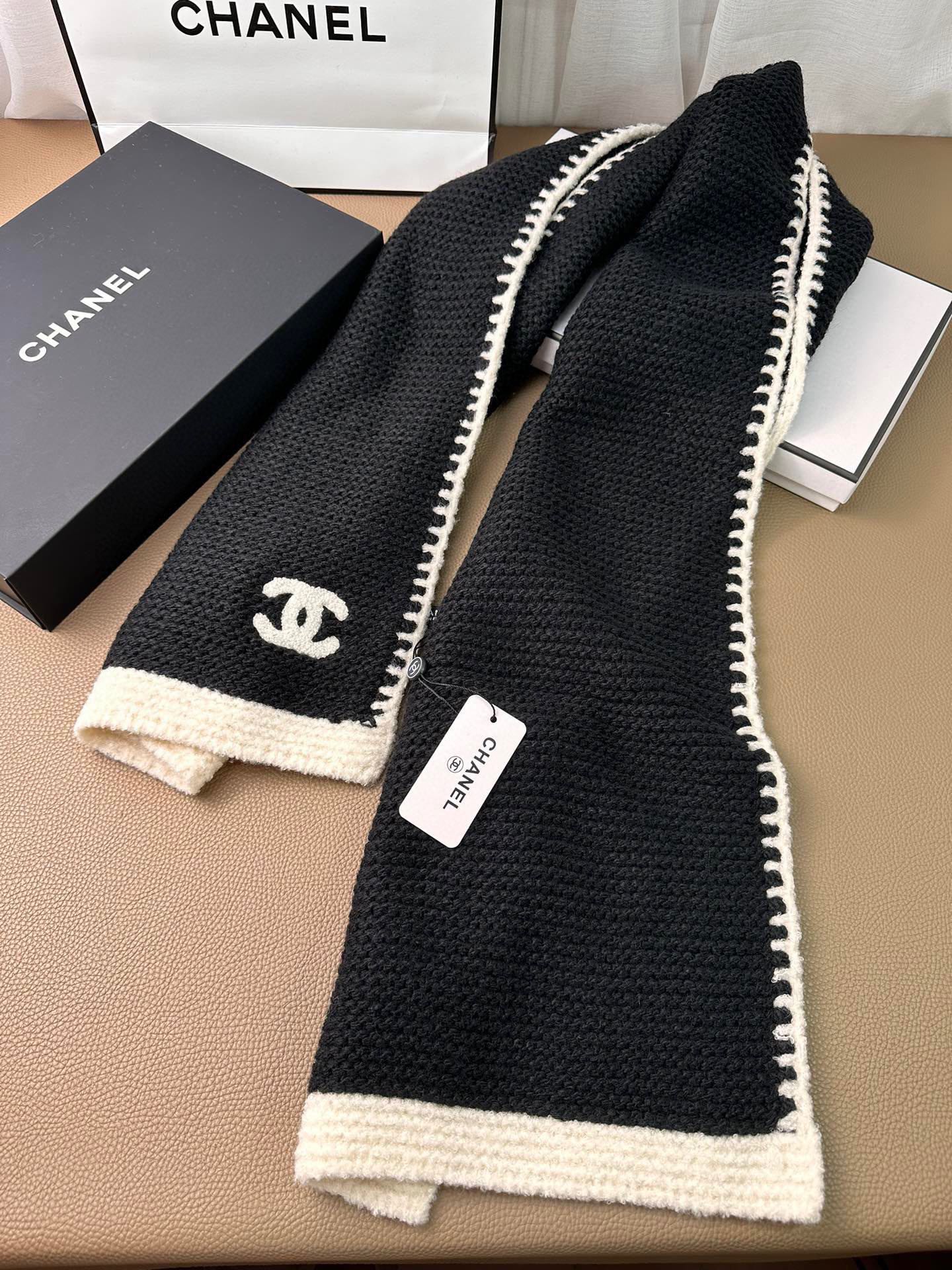 1002 Classic Soft and Comfortable Scarf 1002 Classic Soft and Comfortable Scarf