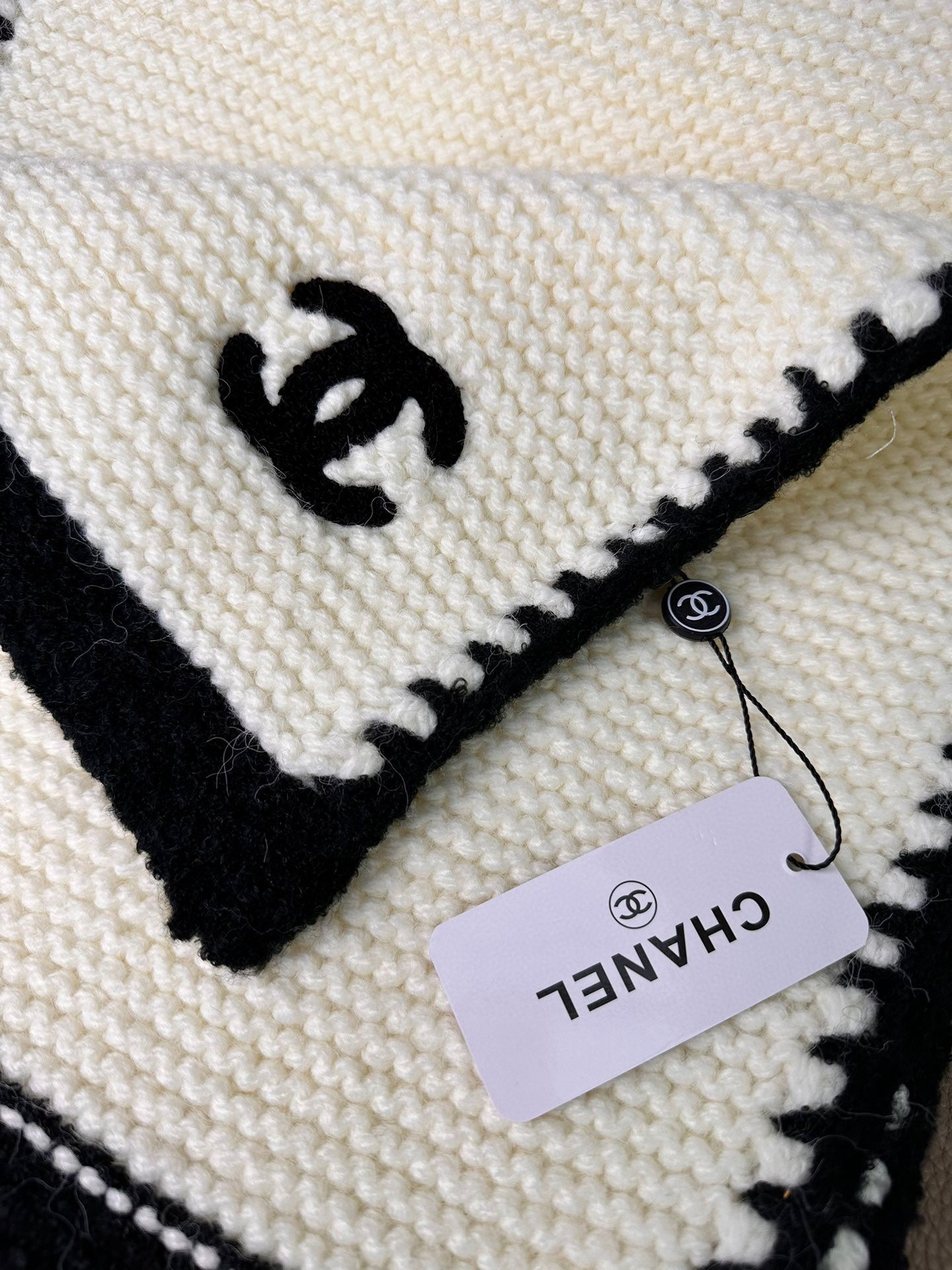 1002 Classic Soft and Comfortable Scarf 1002 Classic Soft and Comfortable Scarf