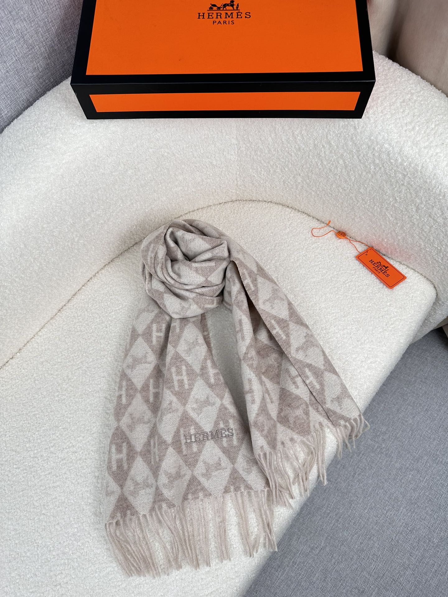 0925 Classic Soft and Comfortable Scarf 0925 Classic Soft and Comfortable Scarf