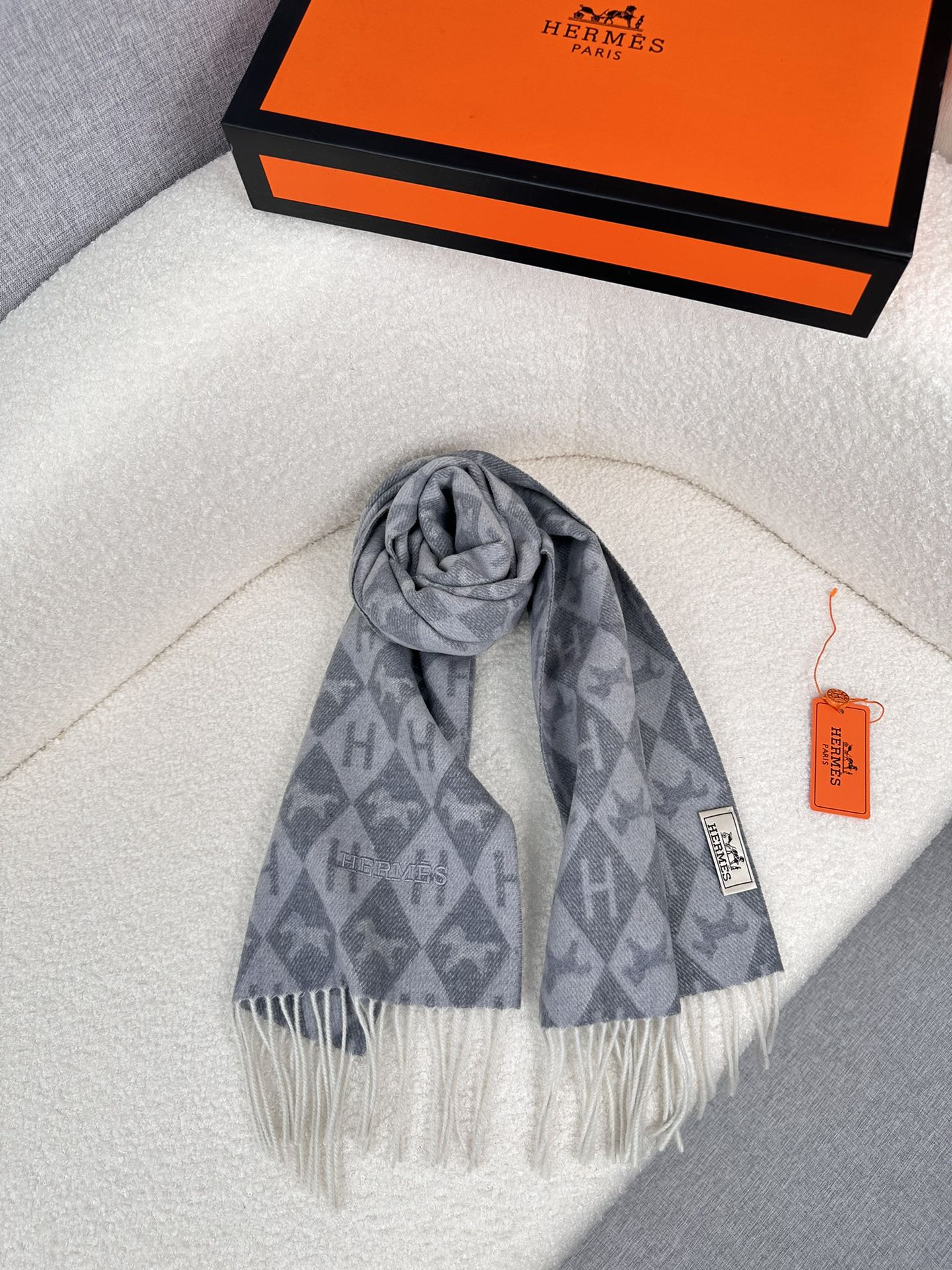 0925 Classic Soft and Comfortable Scarf 0925 Classic Soft and Comfortable Scarf