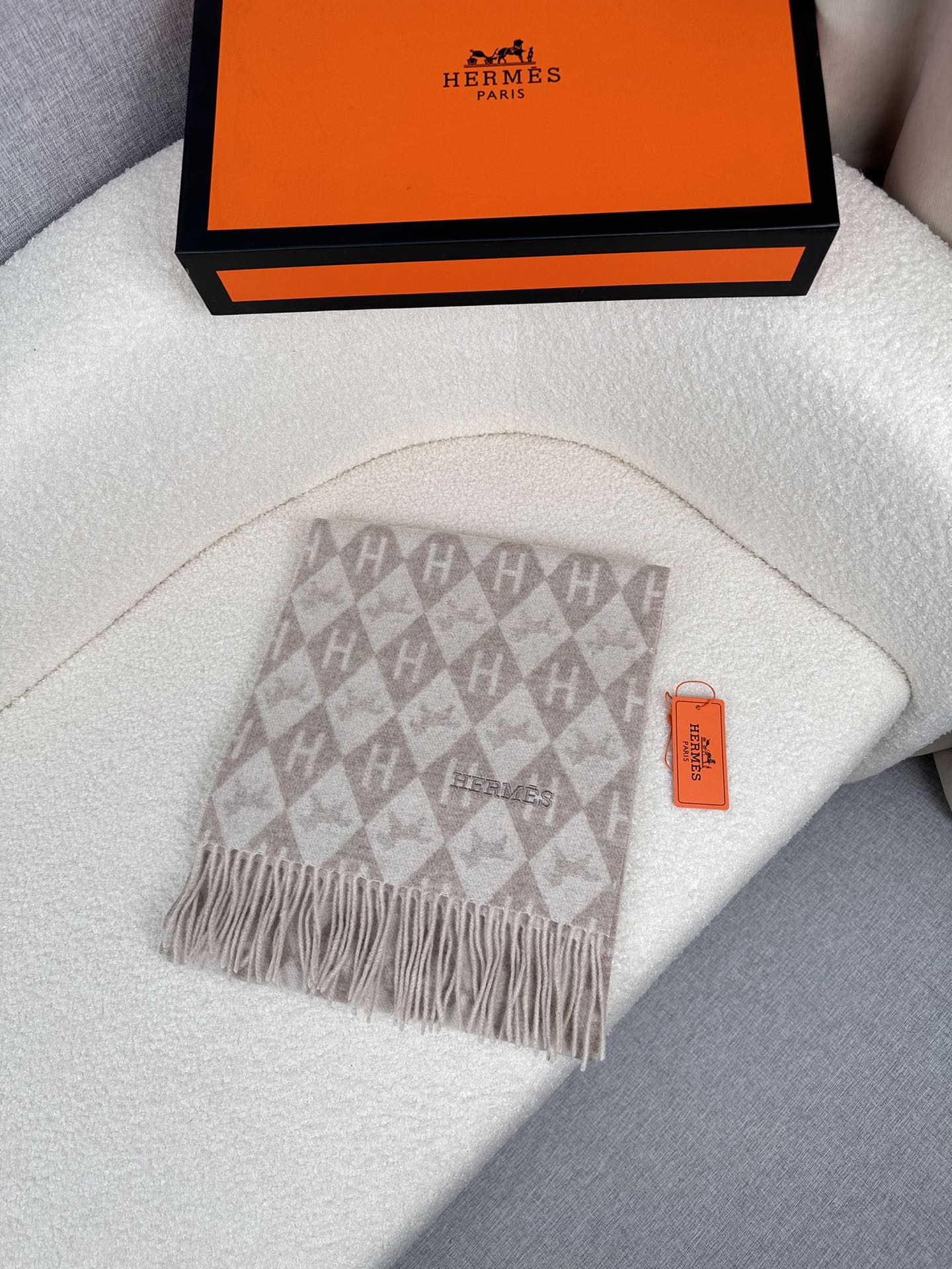 0925 Classic Soft and Comfortable Scarf 0925 Classic Soft and Comfortable Scarf