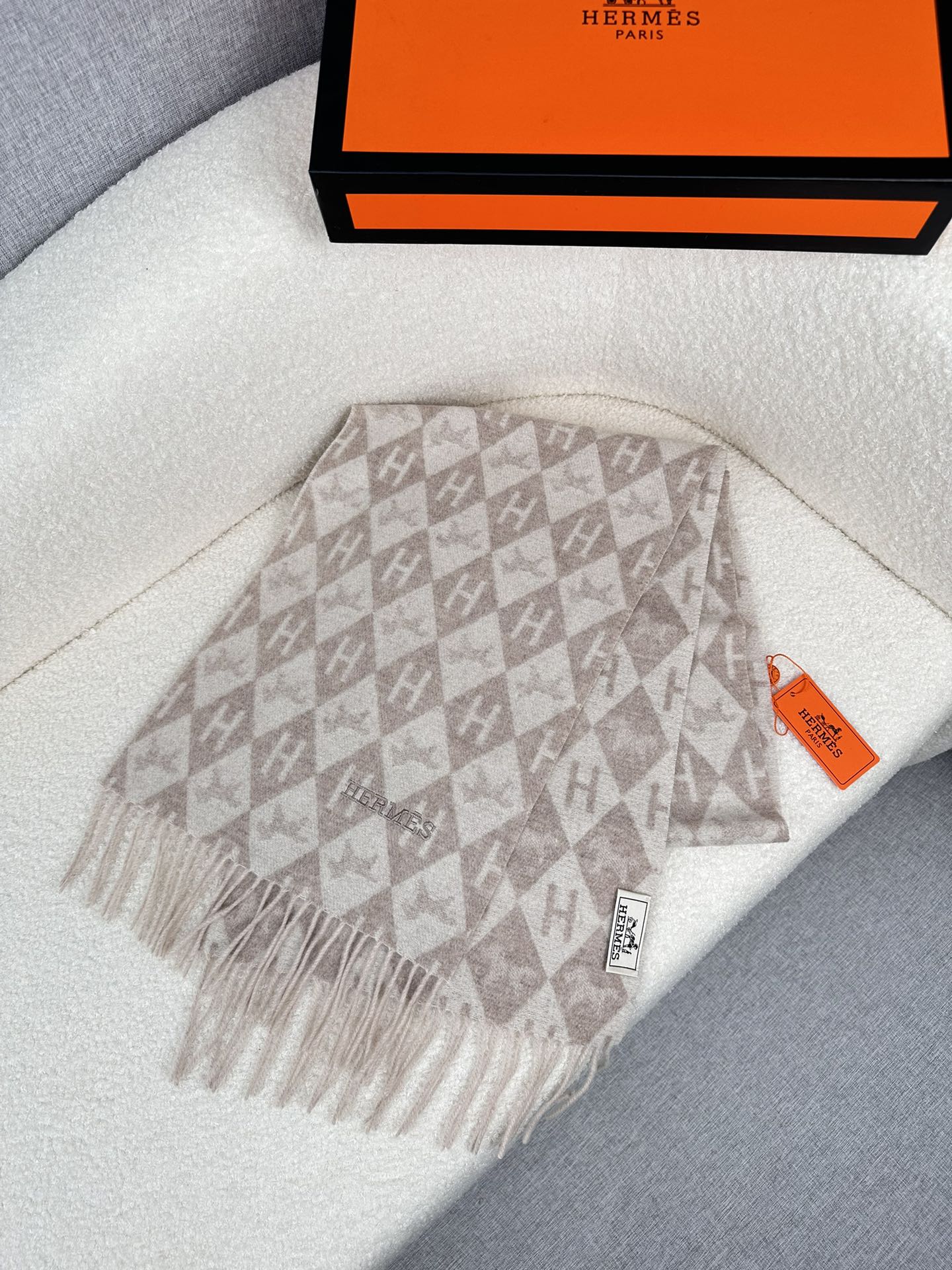 0925 Classic Soft and Comfortable Scarf 0925 Classic Soft and Comfortable Scarf