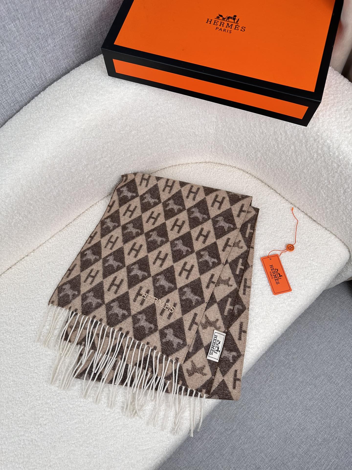 0925 Classic Soft and Comfortable Scarf 0925 Classic Soft and Comfortable Scarf