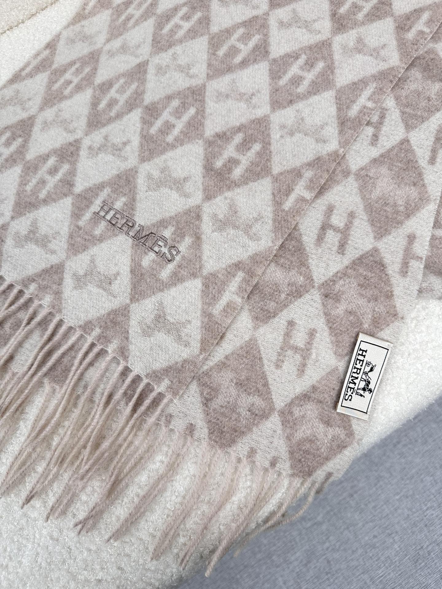 0925 Classic Soft and Comfortable Scarf 0925 Classic Soft and Comfortable Scarf