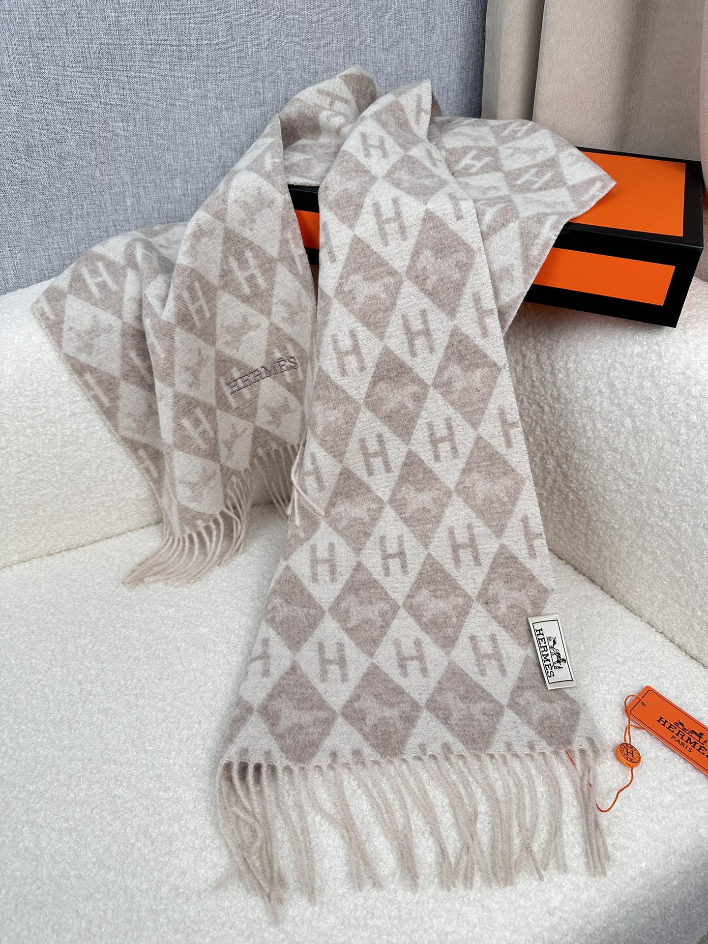 0925 Classic Soft and Comfortable Scarf 0925 Classic Soft and Comfortable Scarf