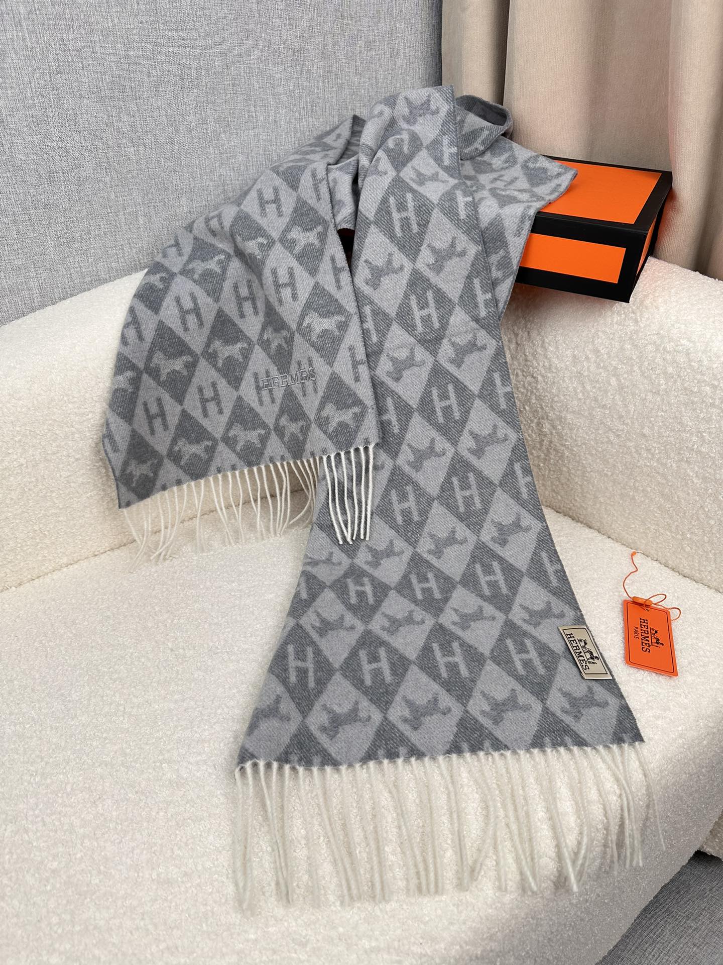 0925 Classic Soft and Comfortable Scarf 0925 Classic Soft and Comfortable Scarf