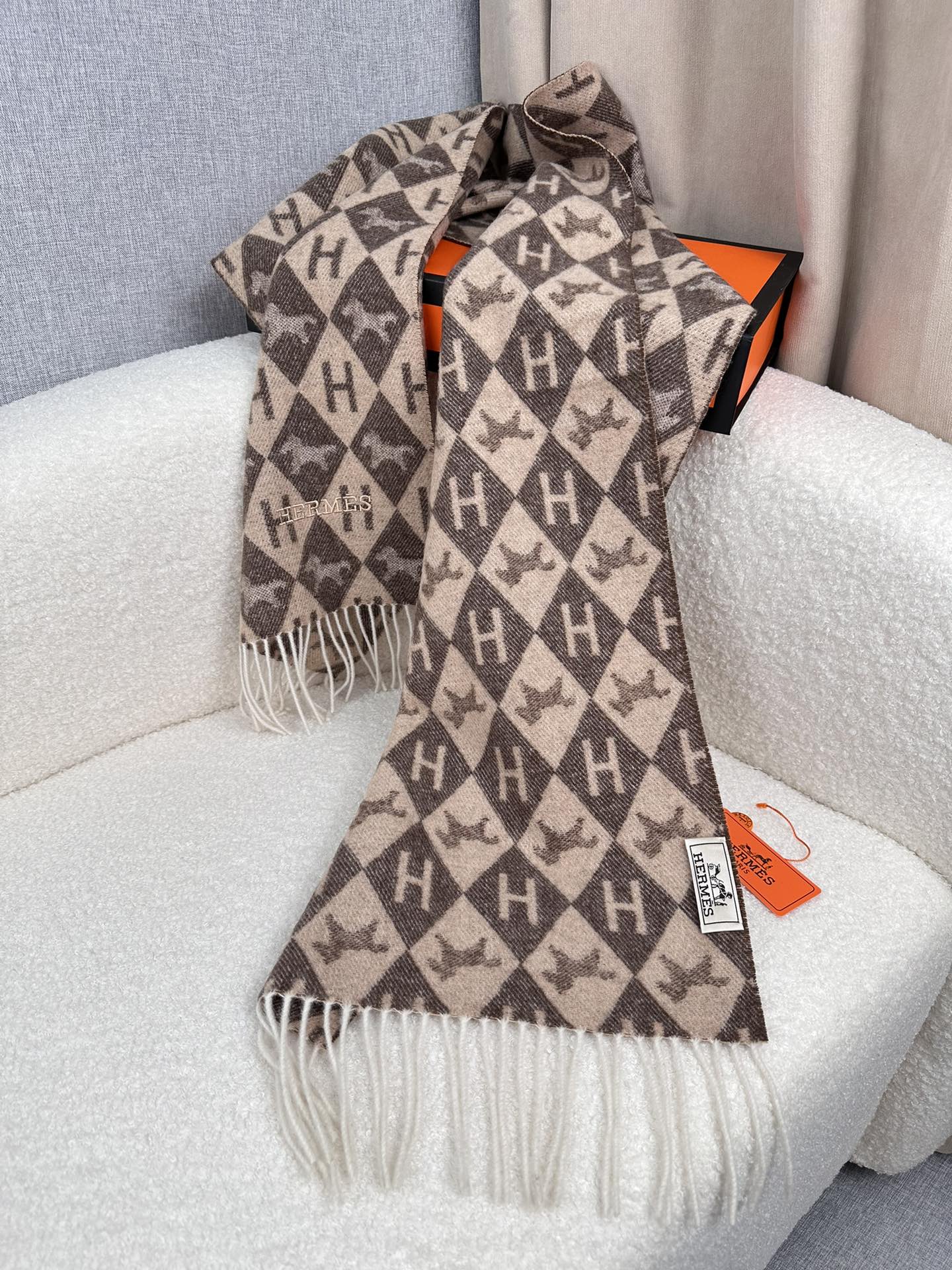0925 Classic Soft and Comfortable Scarf 0925 Classic Soft and Comfortable Scarf