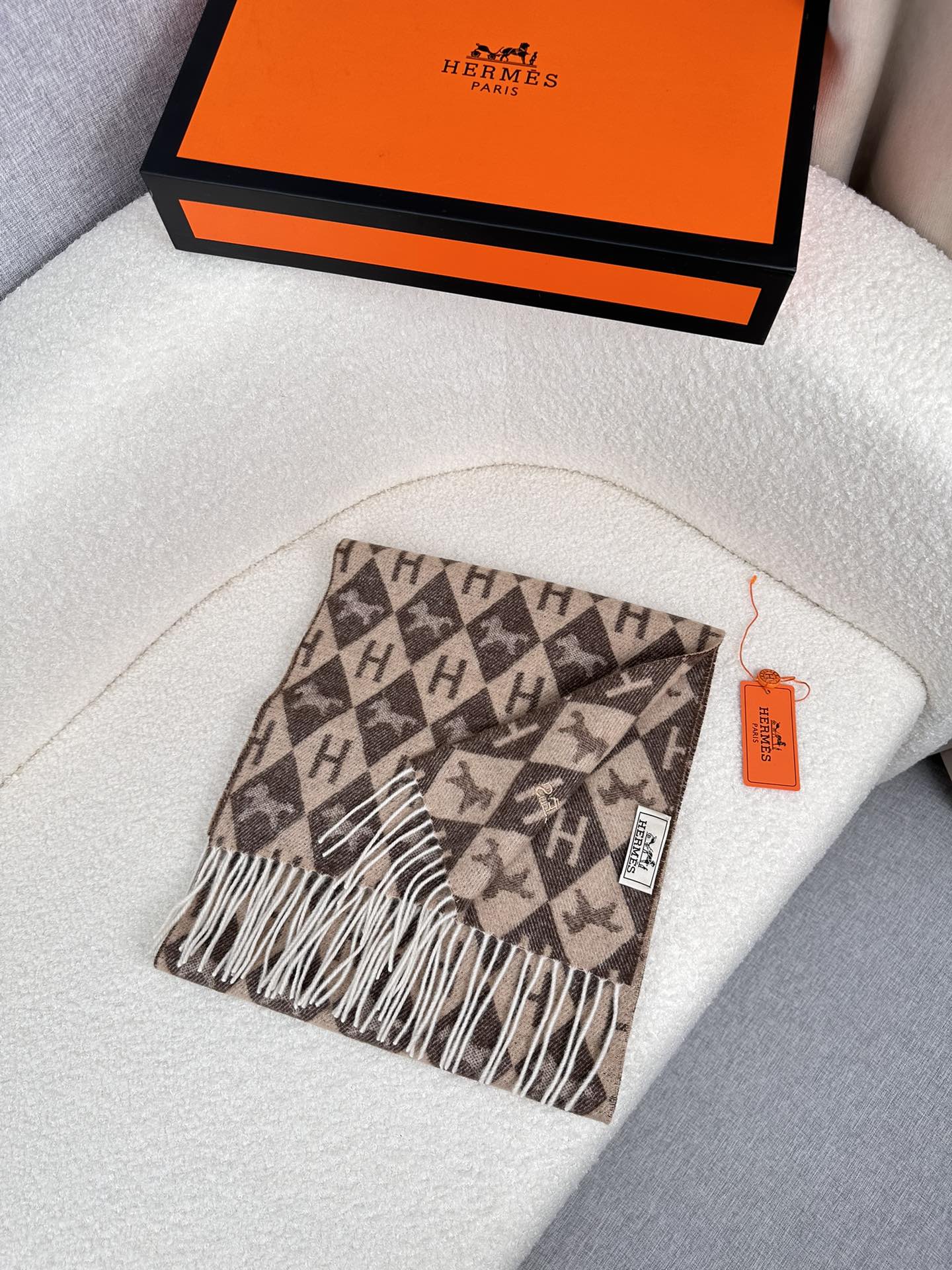 0925 Classic Soft and Comfortable Scarf 0925 Classic Soft and Comfortable Scarf
