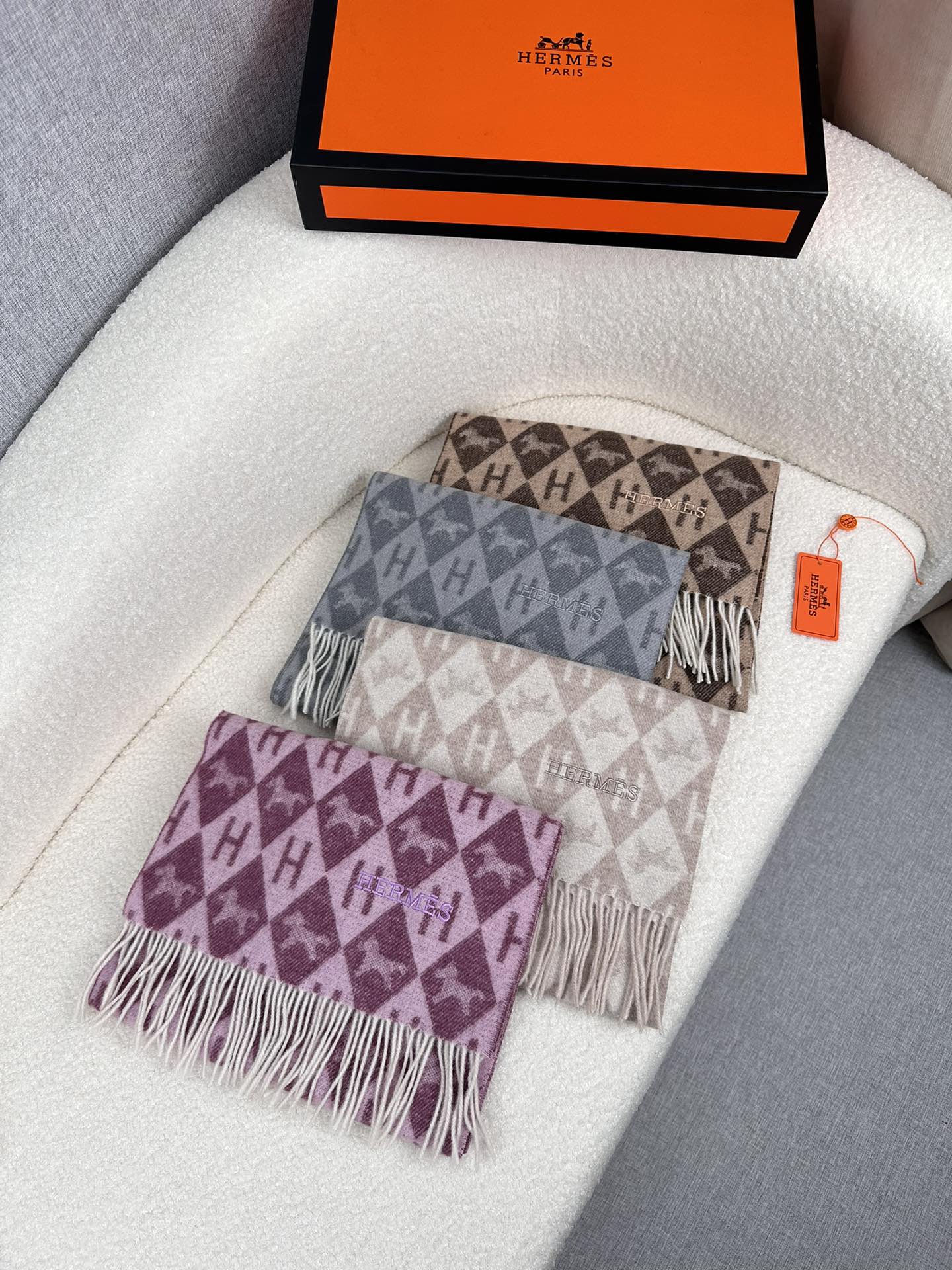 0925 Classic Soft and Comfortable Scarf 0925 Classic Soft and Comfortable Scarf
