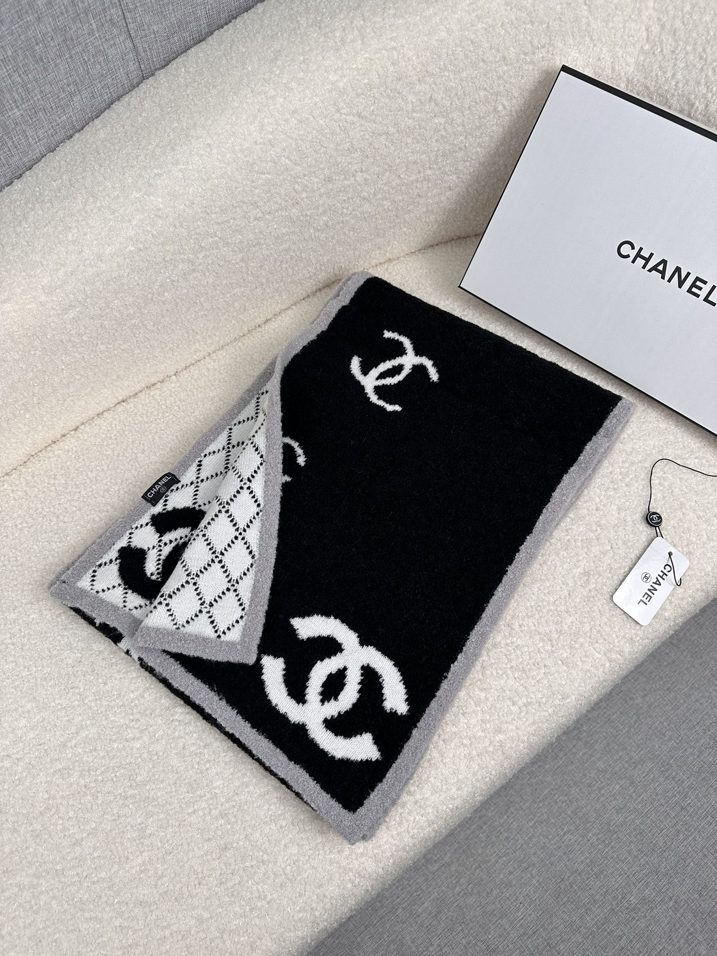 1002 Classic Soft and Comfortable Scarf 1002 Classic Soft and Comfortable Scarf