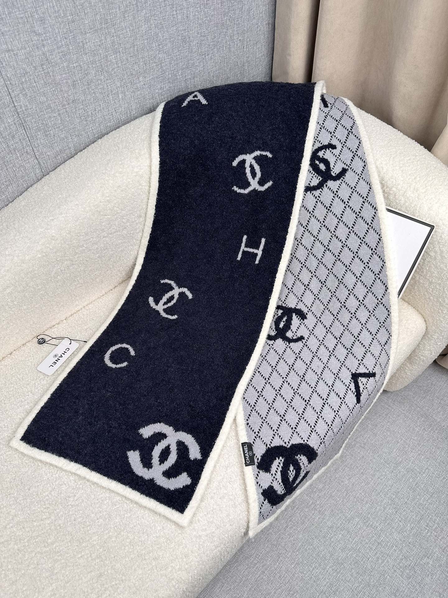 1002 Classic Soft and Comfortable Scarf 1002 Classic Soft and Comfortable Scarf