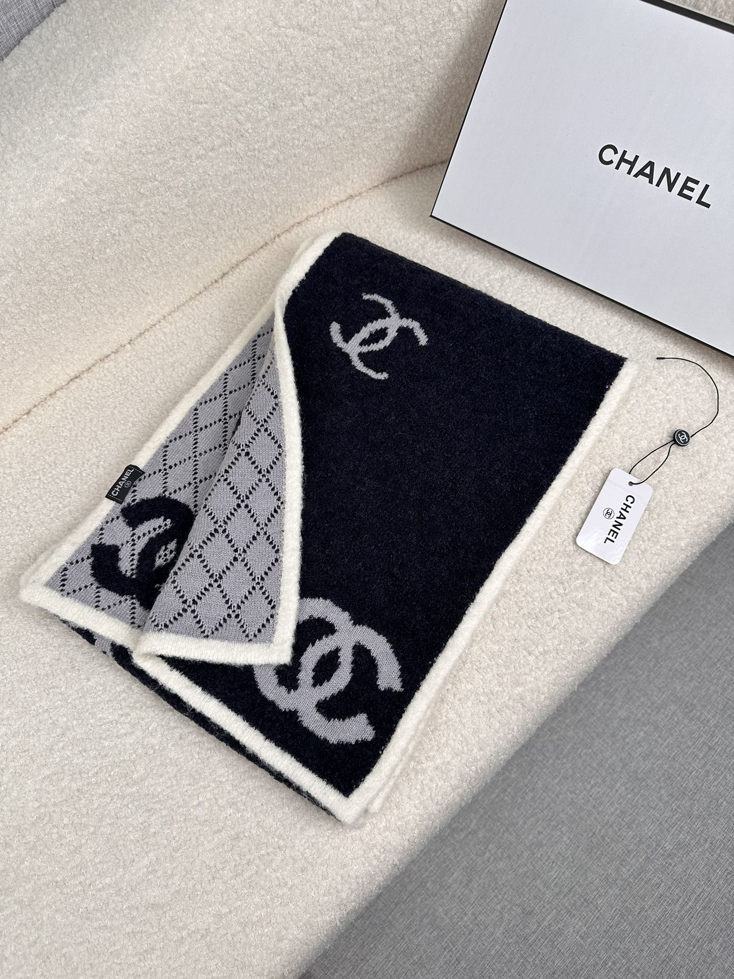 1002 Classic Soft and Comfortable Scarf 1002 Classic Soft and Comfortable Scarf