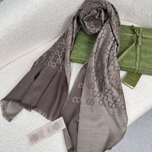 0925 Classic Soft and Comfortable Scarf