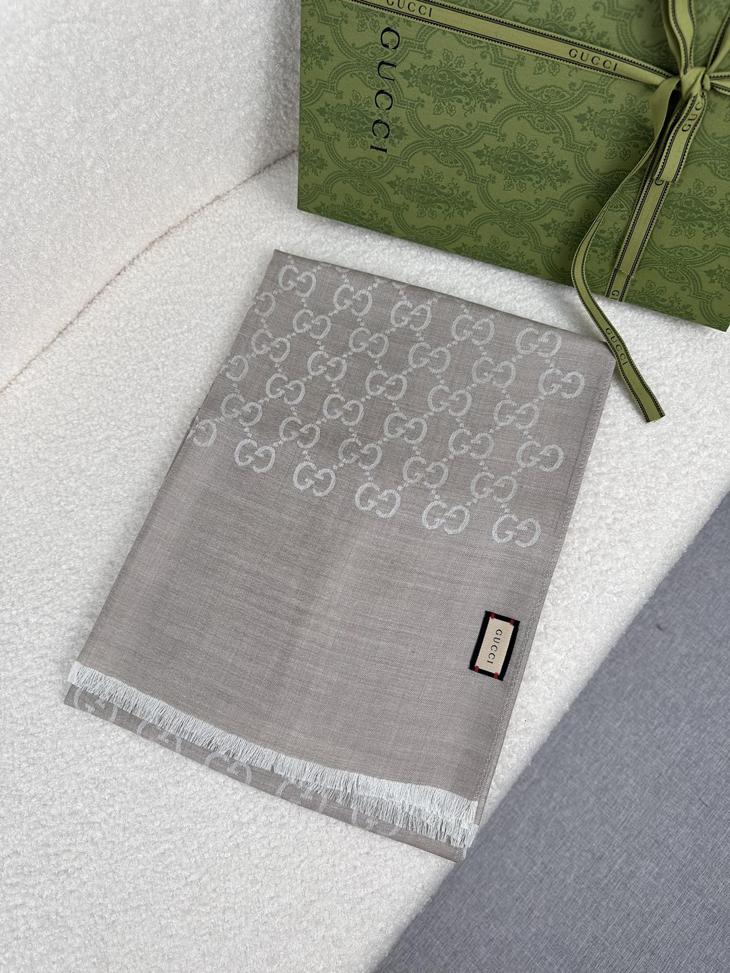 0925 Classic Soft and Comfortable Scarf 0925 Classic Soft and Comfortable Scarf