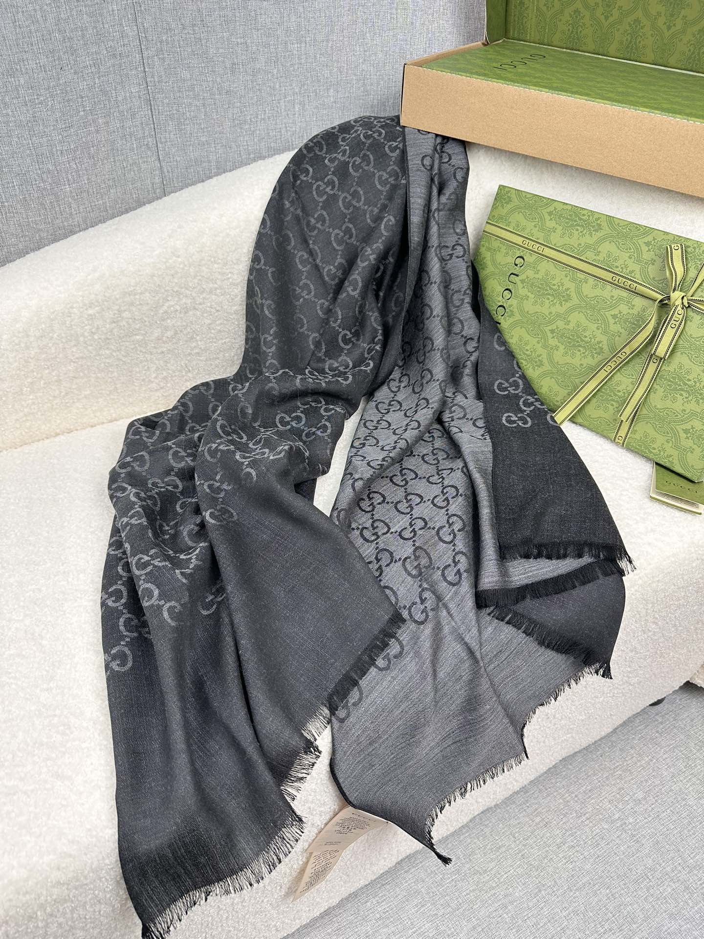 0925 Classic Soft and Comfortable Scarf 0925 Classic Soft and Comfortable Scarf