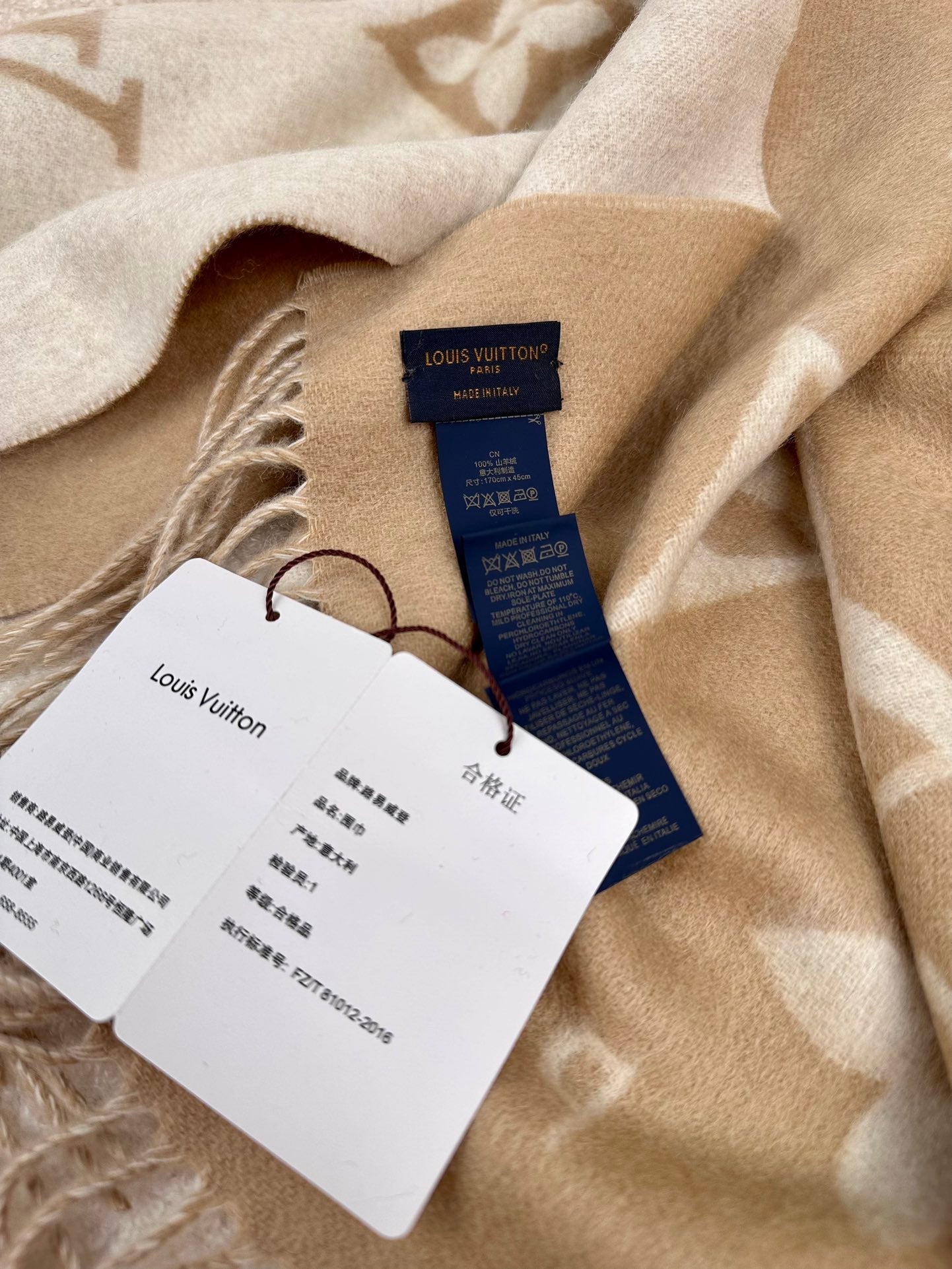0925 Classic Soft and Comfortable Scarf 0925 Classic Soft and Comfortable Scarf