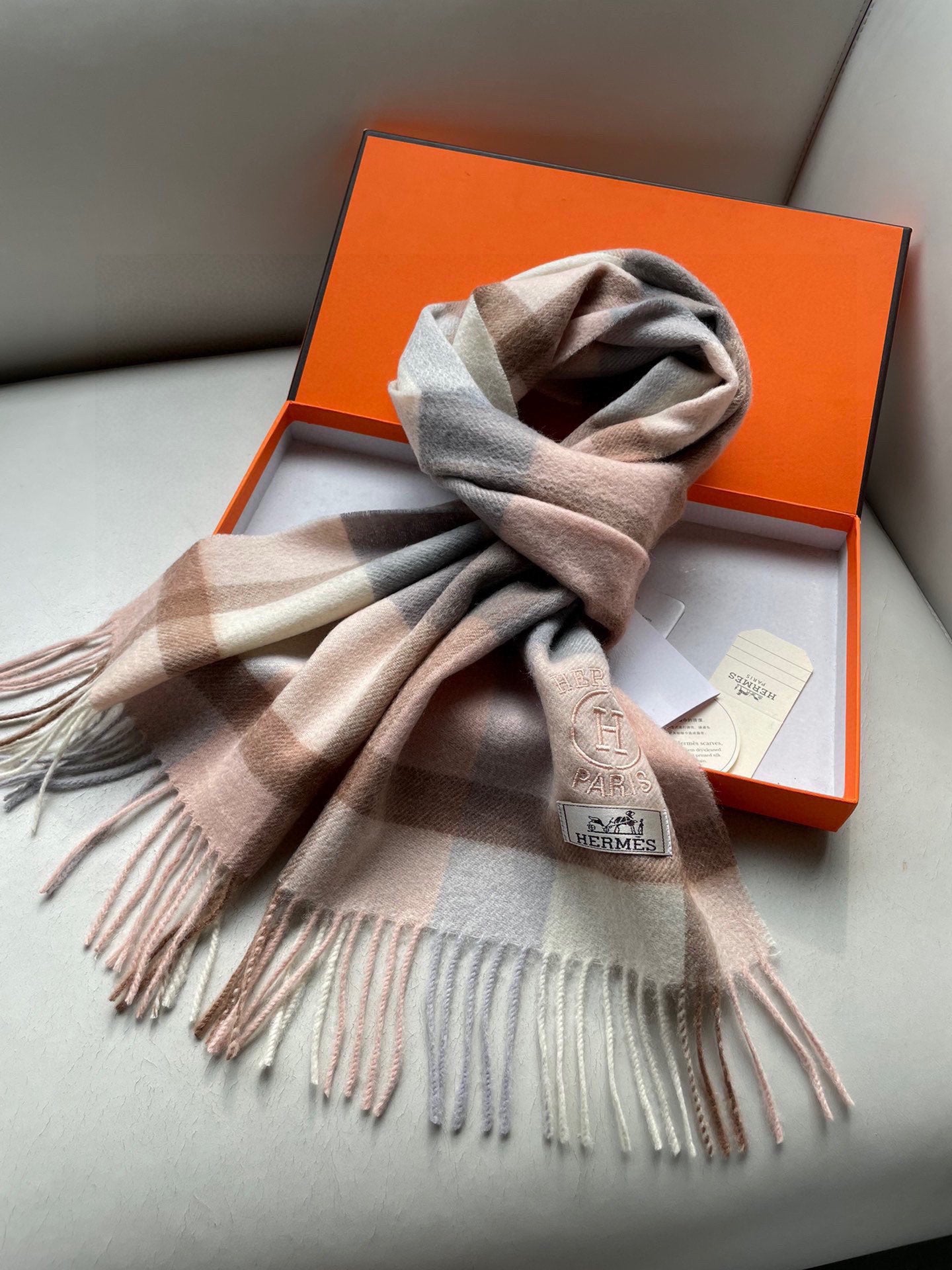 1002 Classic Soft and Comfortable Scarf 1002 Classic Soft and Comfortable Scarf
