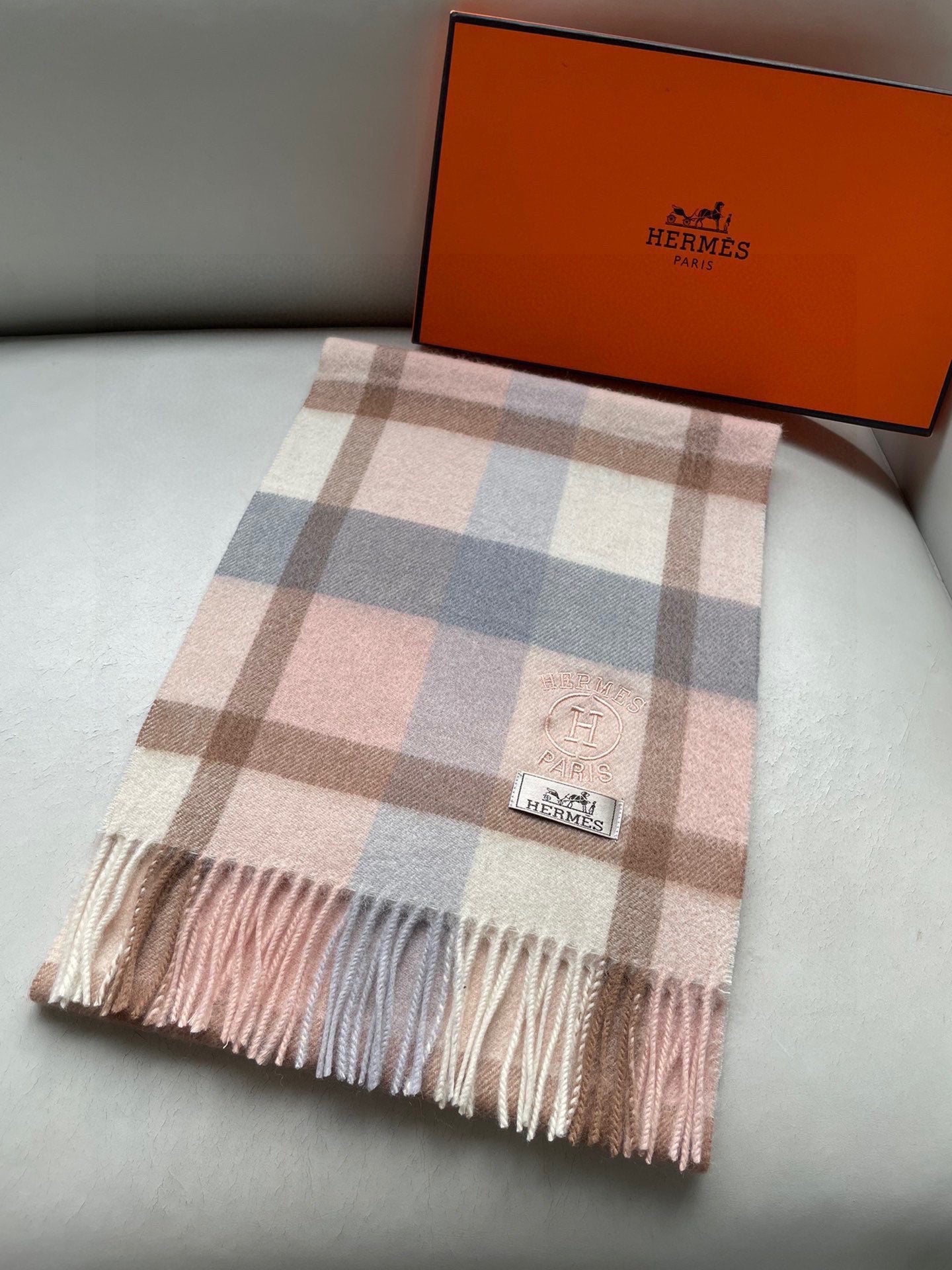 1002 Classic Soft and Comfortable Scarf 1002 Classic Soft and Comfortable Scarf