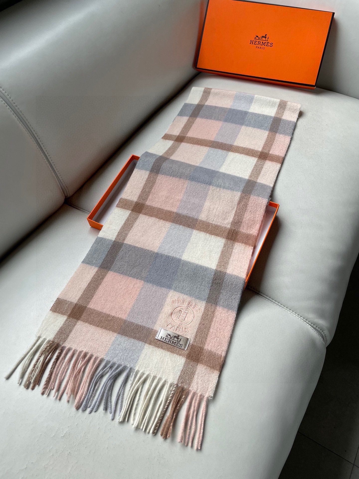 1002 Classic Soft and Comfortable Scarf 1002 Classic Soft and Comfortable Scarf